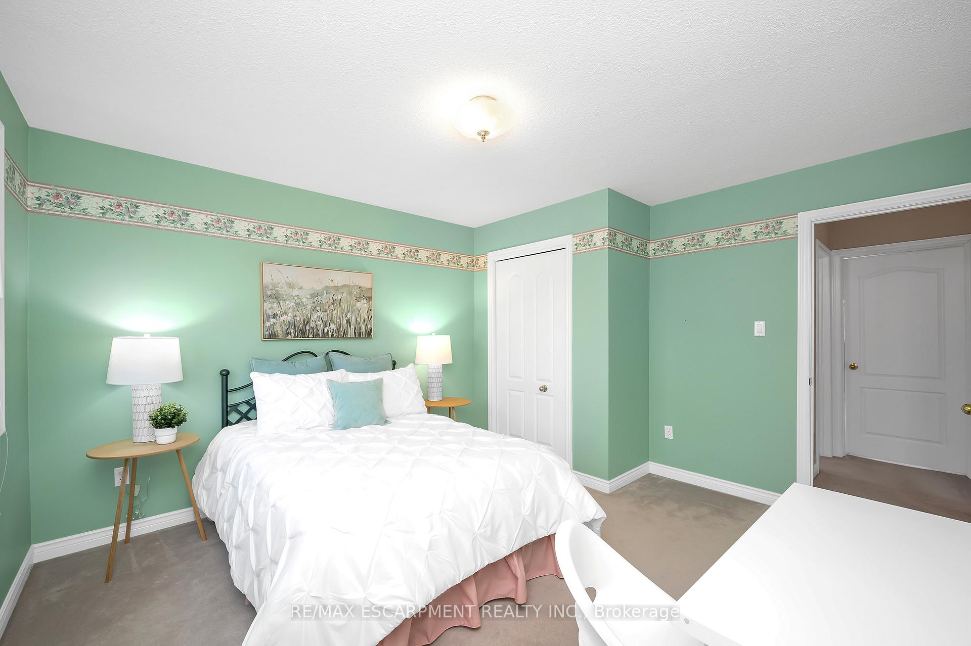 Photo 14 of 75 Banbury Drive, Hamilton, Meadowlands — HOMEH