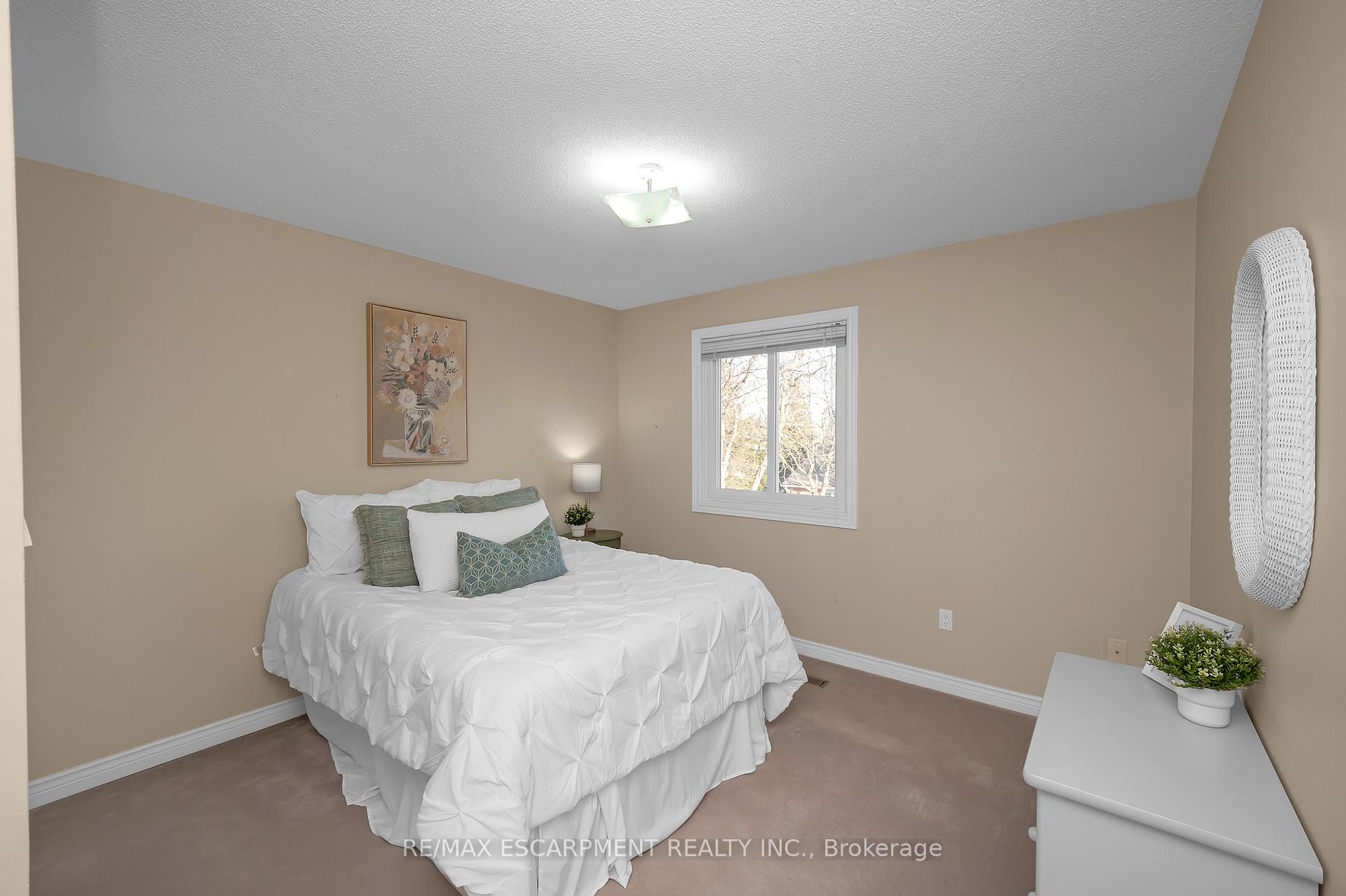 Photo 31 of 75 Banbury Drive, Hamilton, Meadowlands — HOMEH