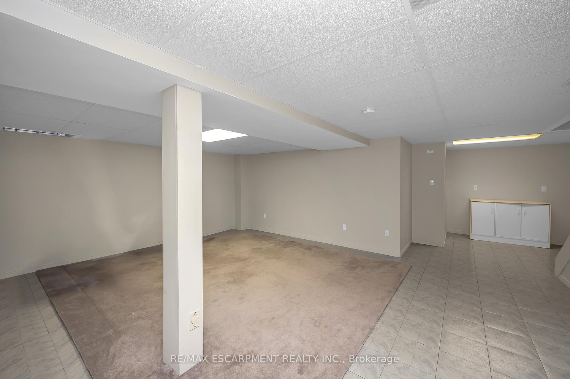 Photo 23 of 75 Banbury Drive, Hamilton, Meadowlands — HOMEH