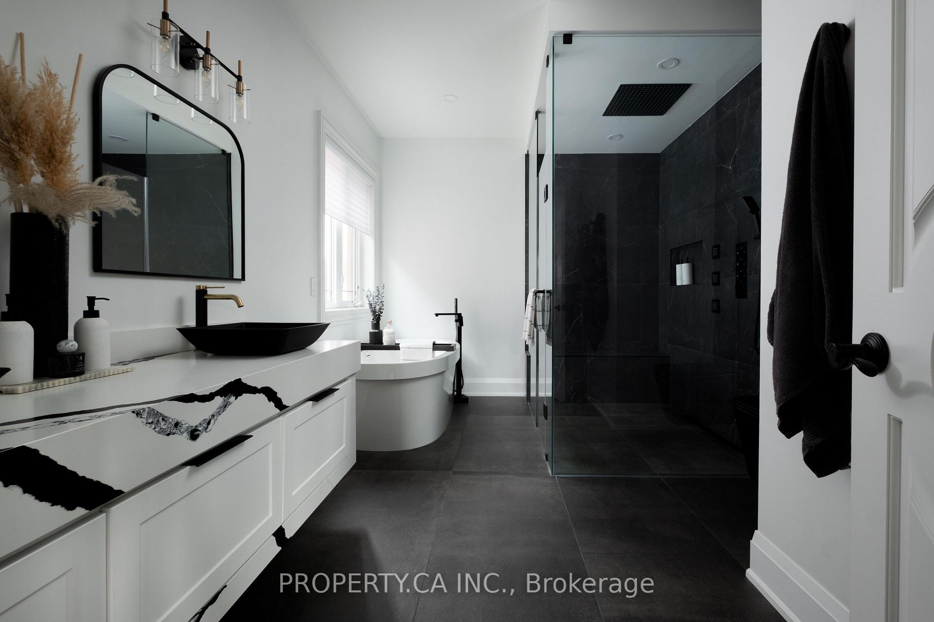 Photo 33 of 52 Keatley Drive, Vaughan, Patterson — HOMEH