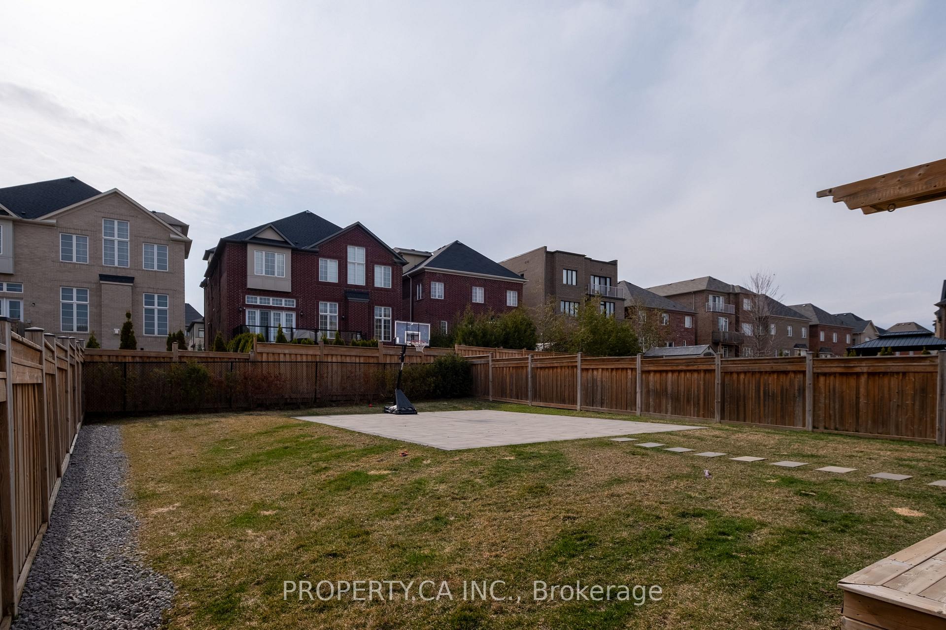 Photo 38 of 52 Keatley Drive, Vaughan, Patterson — HOMEH