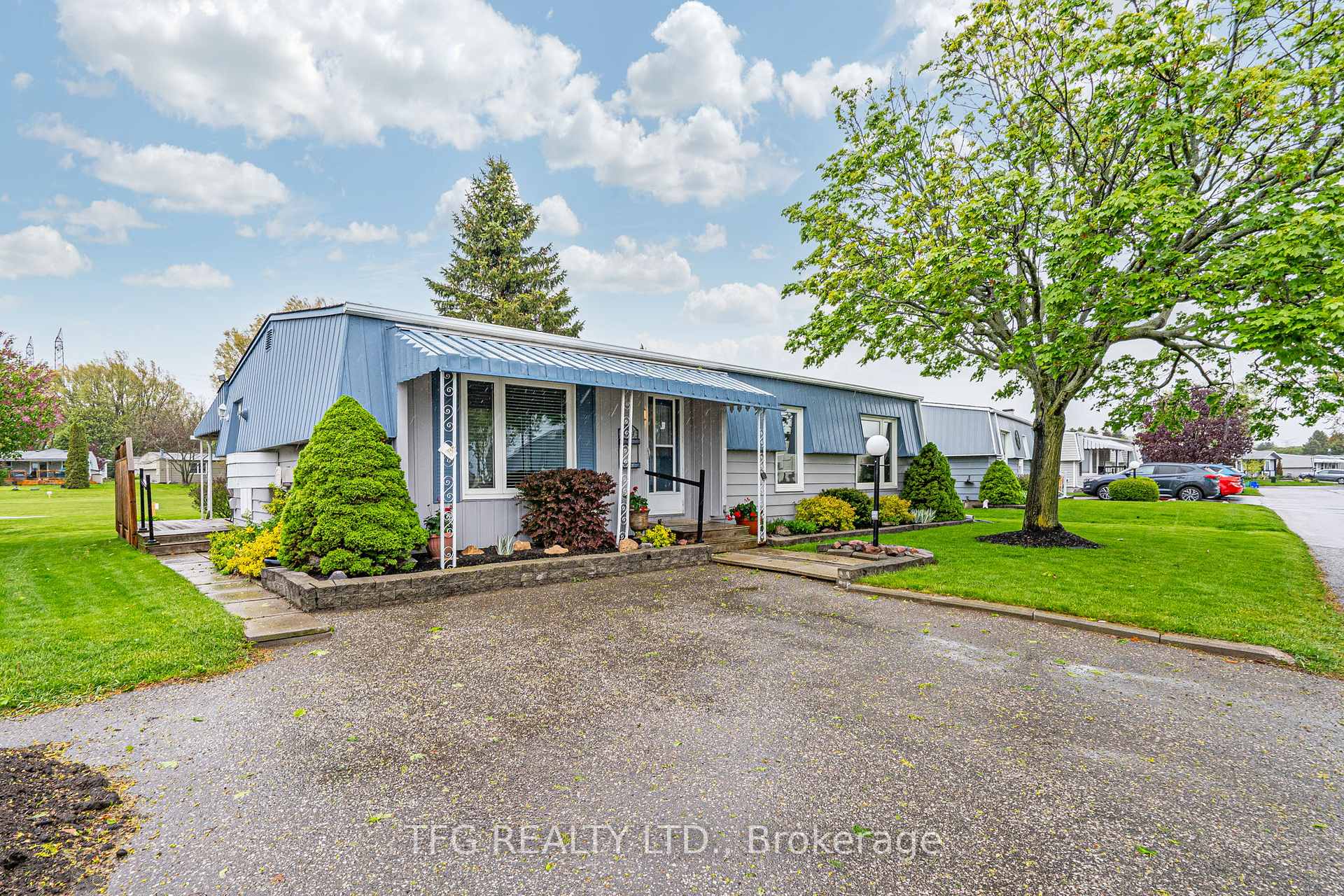 Photo 1 of 30 The Cove Road, Clarington, Newcastle — HOMEH