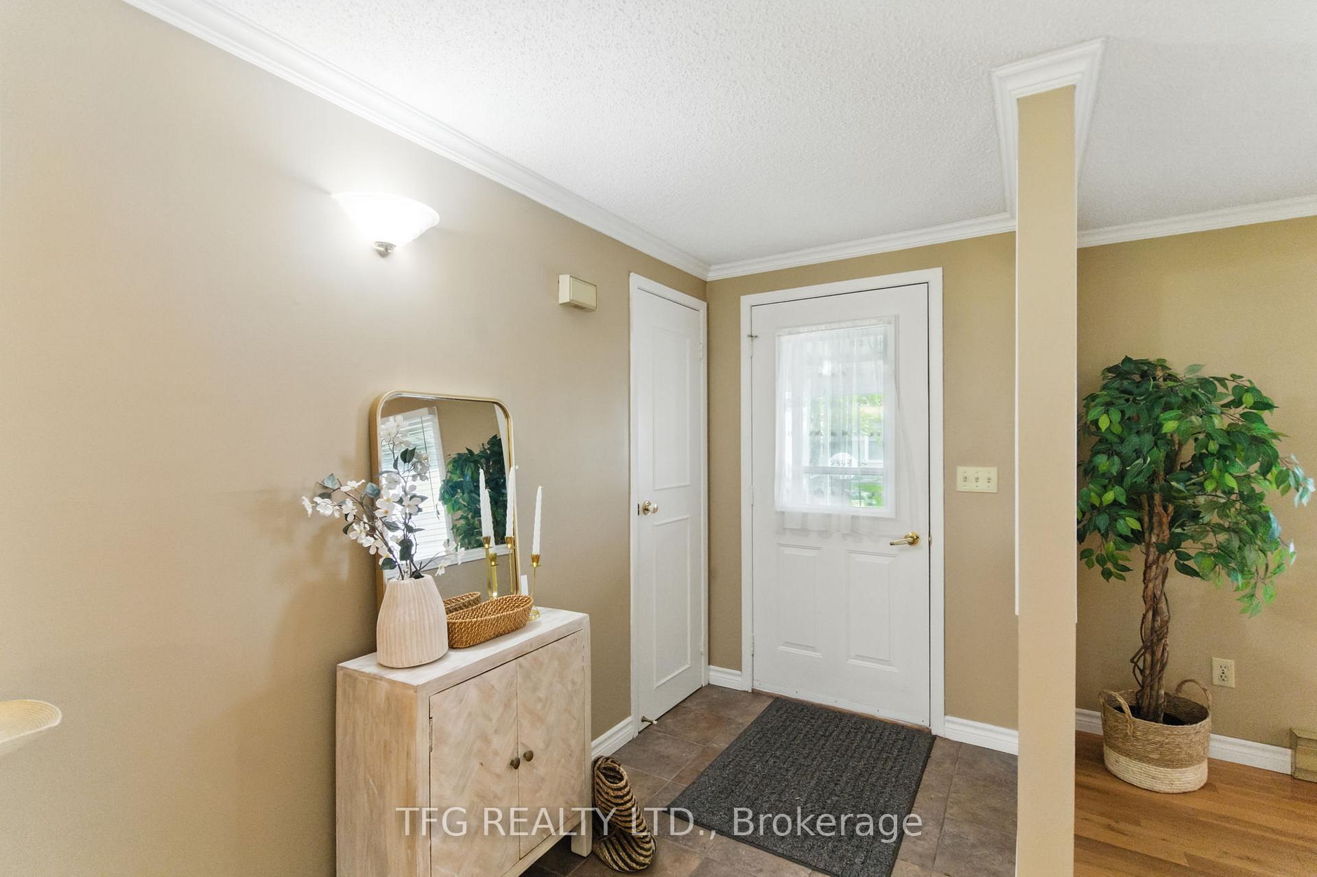 Photo 2 of 30 The Cove Road, Clarington, Newcastle — HOMEH