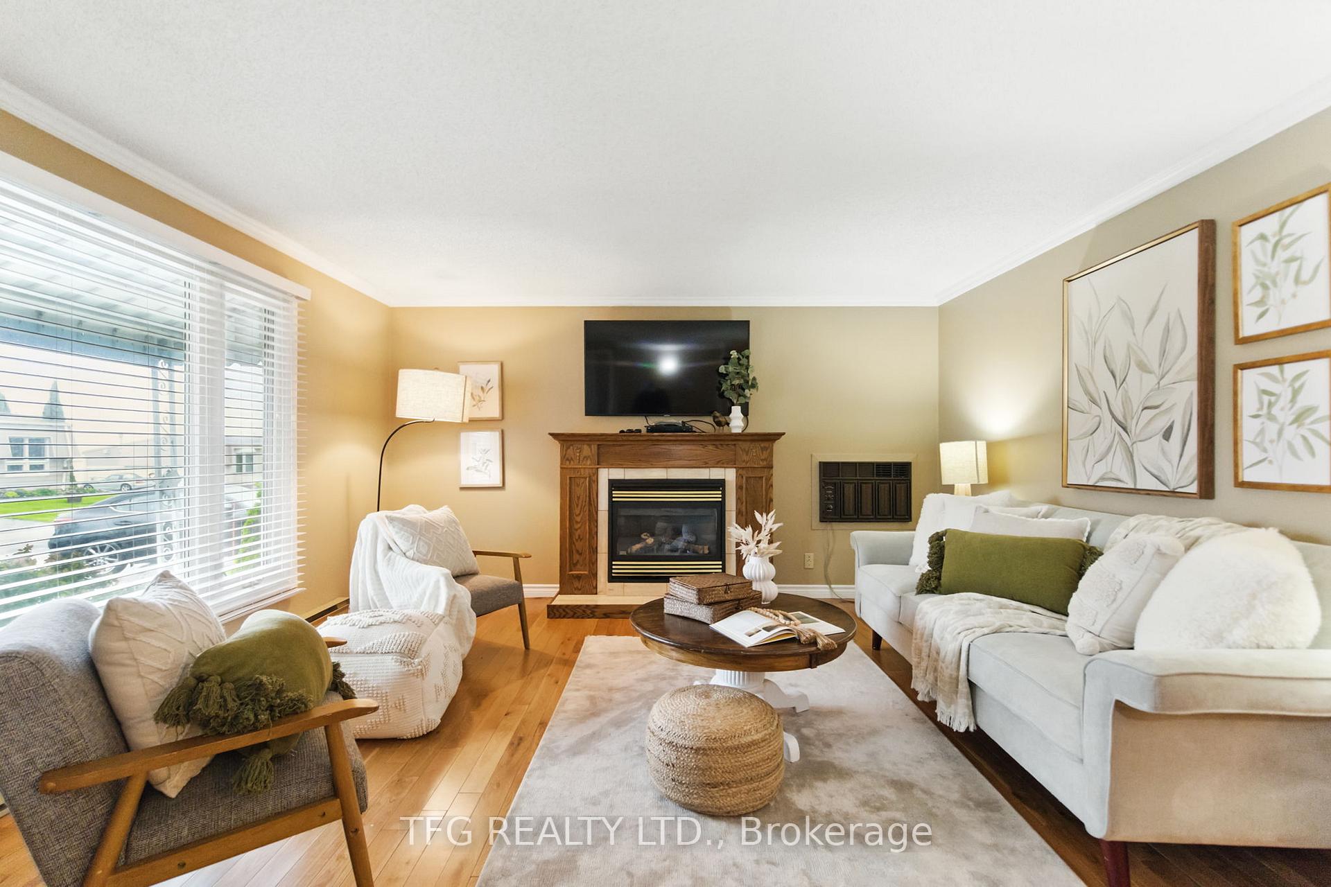 Photo 3 of 30 The Cove Road, Clarington, Newcastle — HOMEH