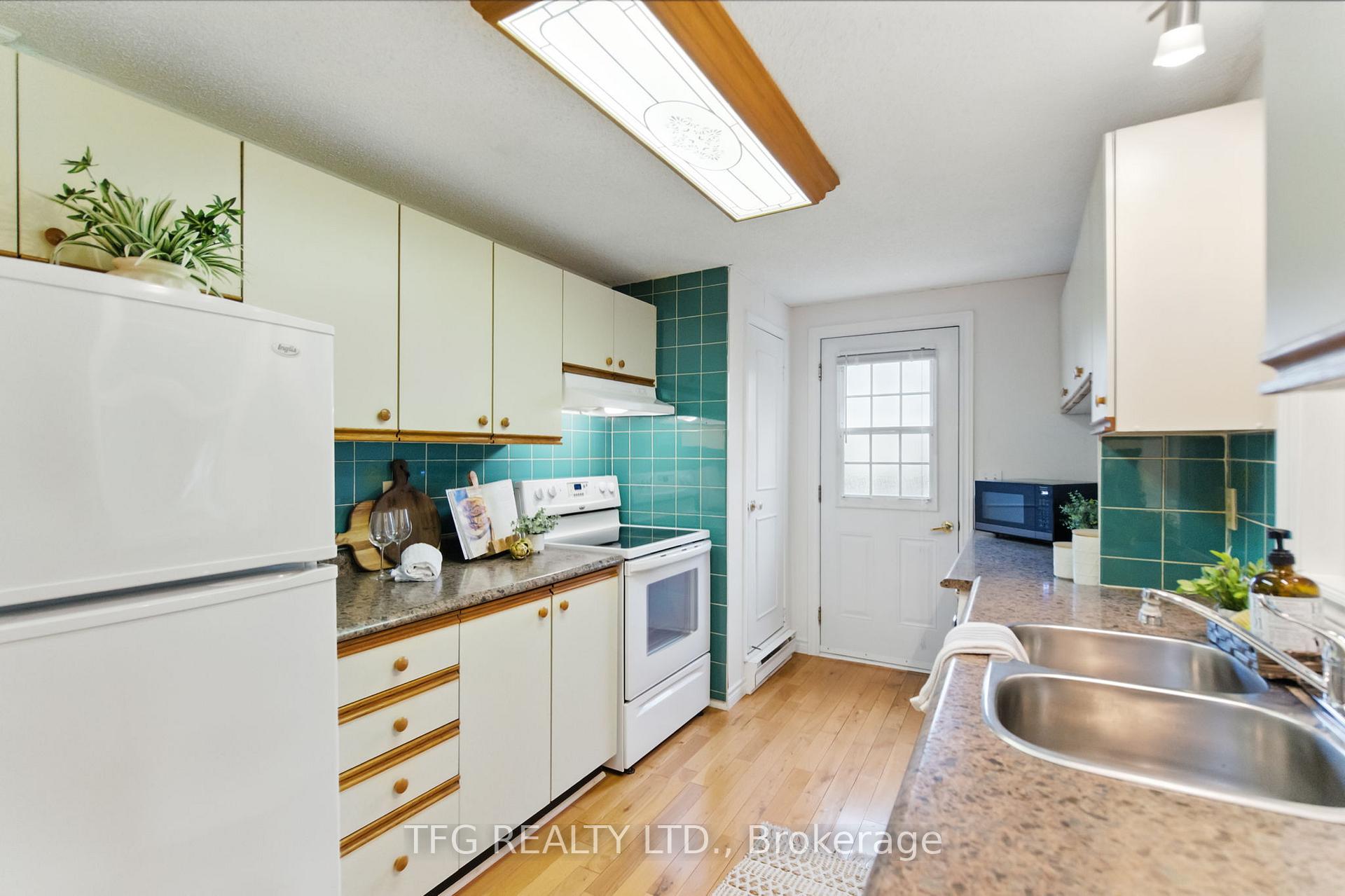 Photo 7 of 30 The Cove Road, Clarington, Newcastle — HOMEH