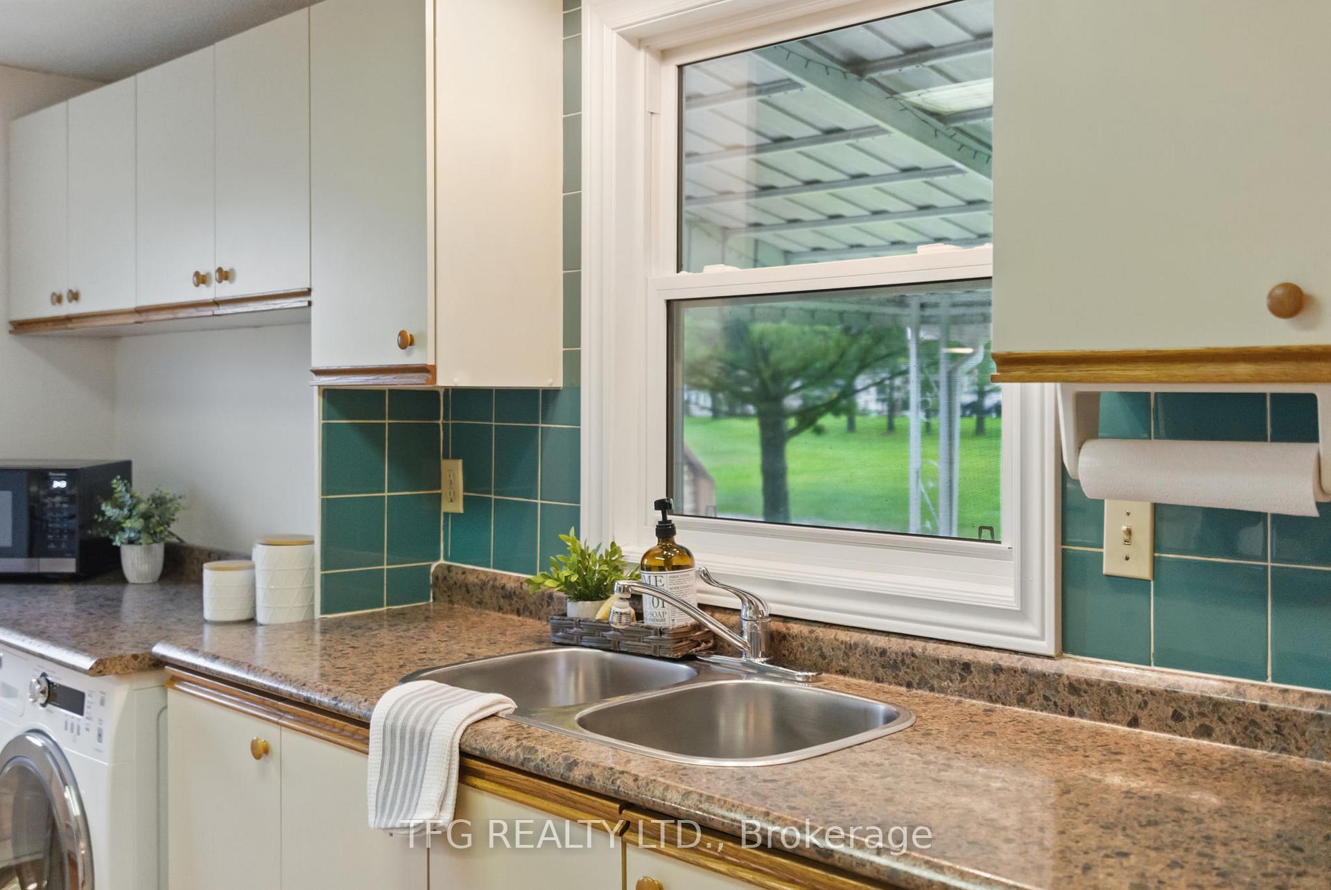 Photo 6 of 30 The Cove Road, Clarington, Newcastle — HOMEH