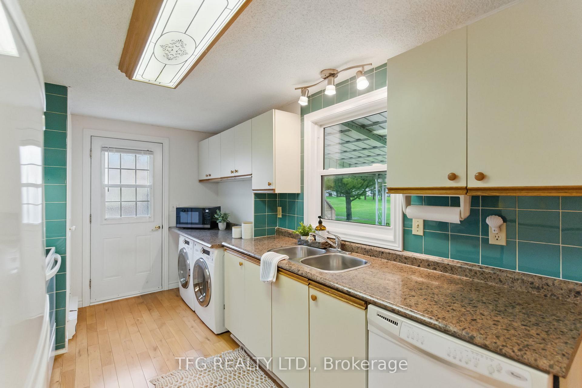 Photo 15 of 30 The Cove Road, Clarington, Newcastle — HOMEH