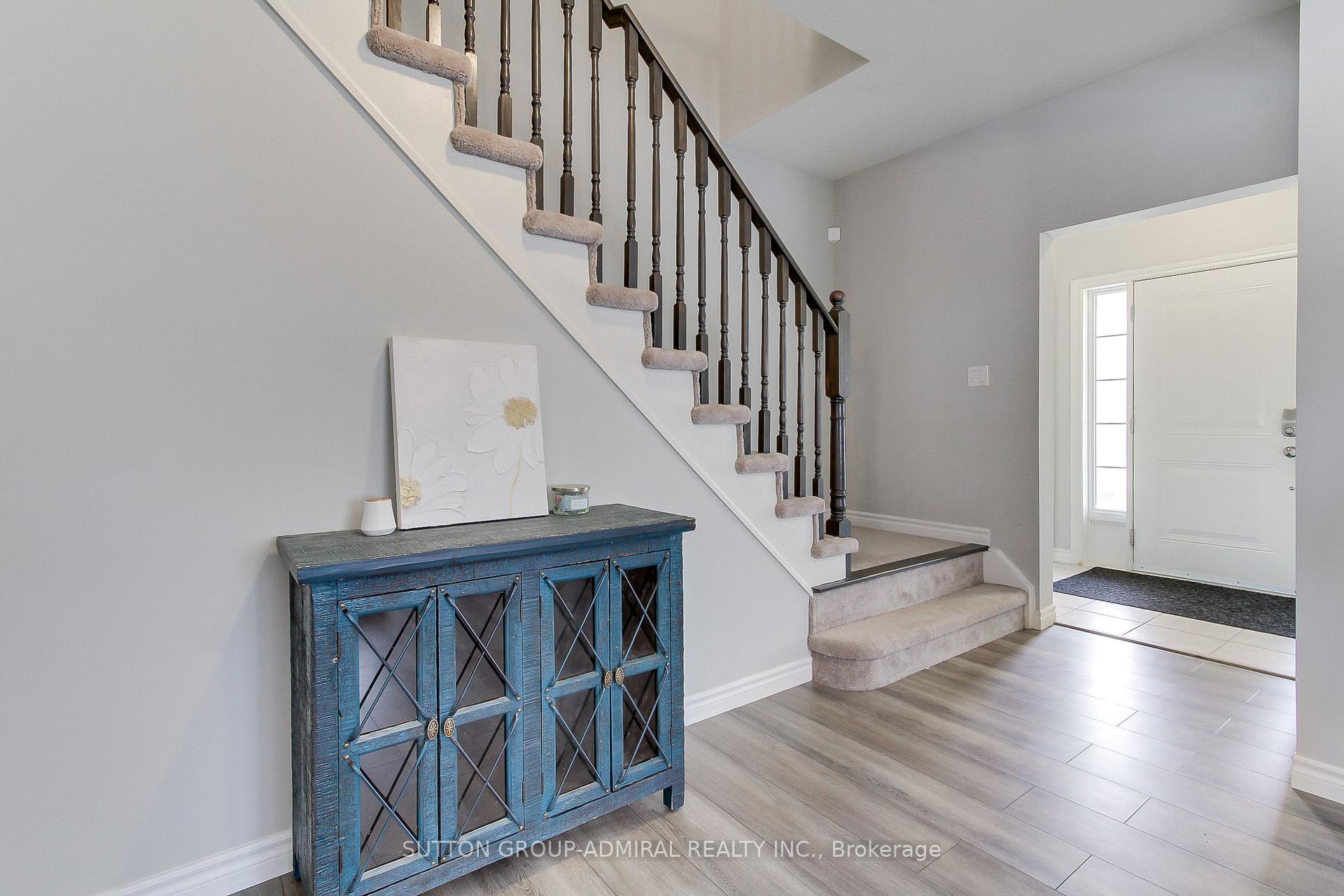 Photo 2 of 34 Milne Street, New Tecumseth, Alliston — HOMEH