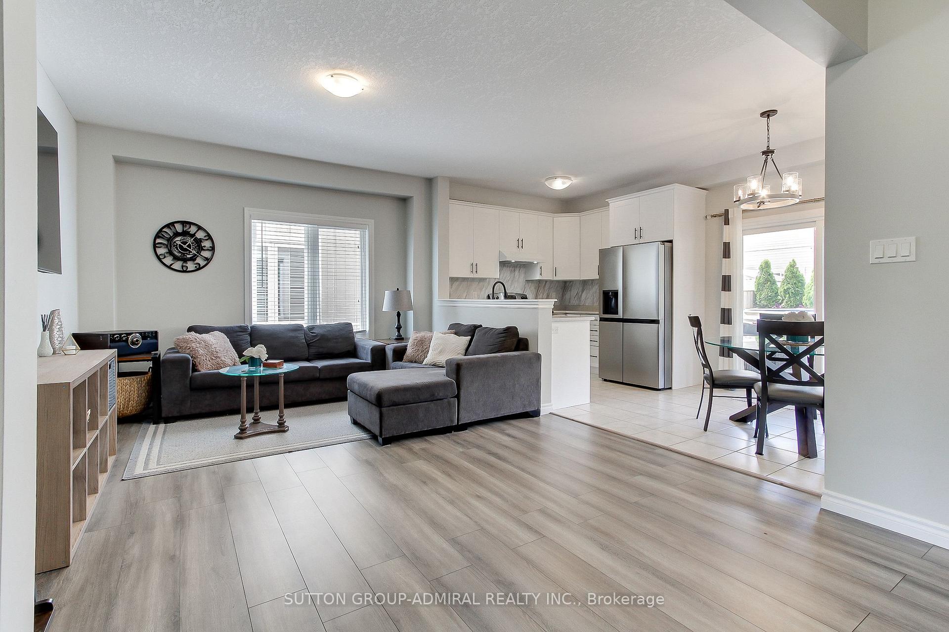 Photo 4 of 34 Milne Street, New Tecumseth, Alliston — HOMEH