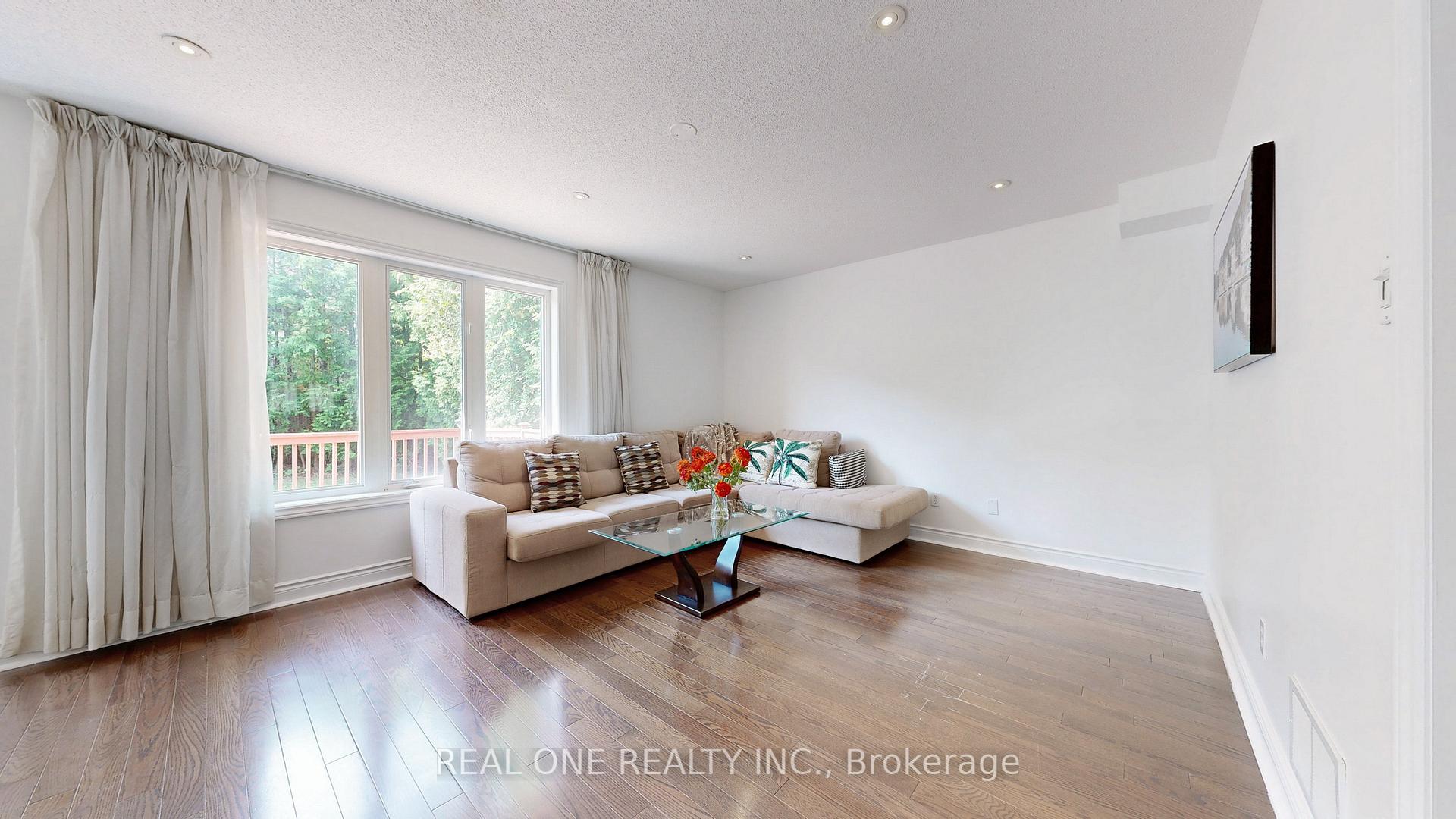 Photo 5 of 191 Helen Avenue, Markham, Village Green-South Unionville — HOMEH