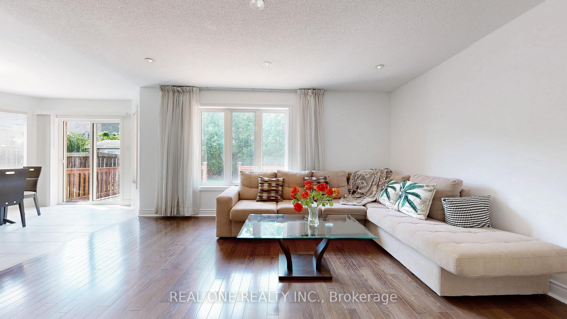 Photo 7 of 191 Helen Avenue, Markham, Village Green-South Unionville — HOMEH