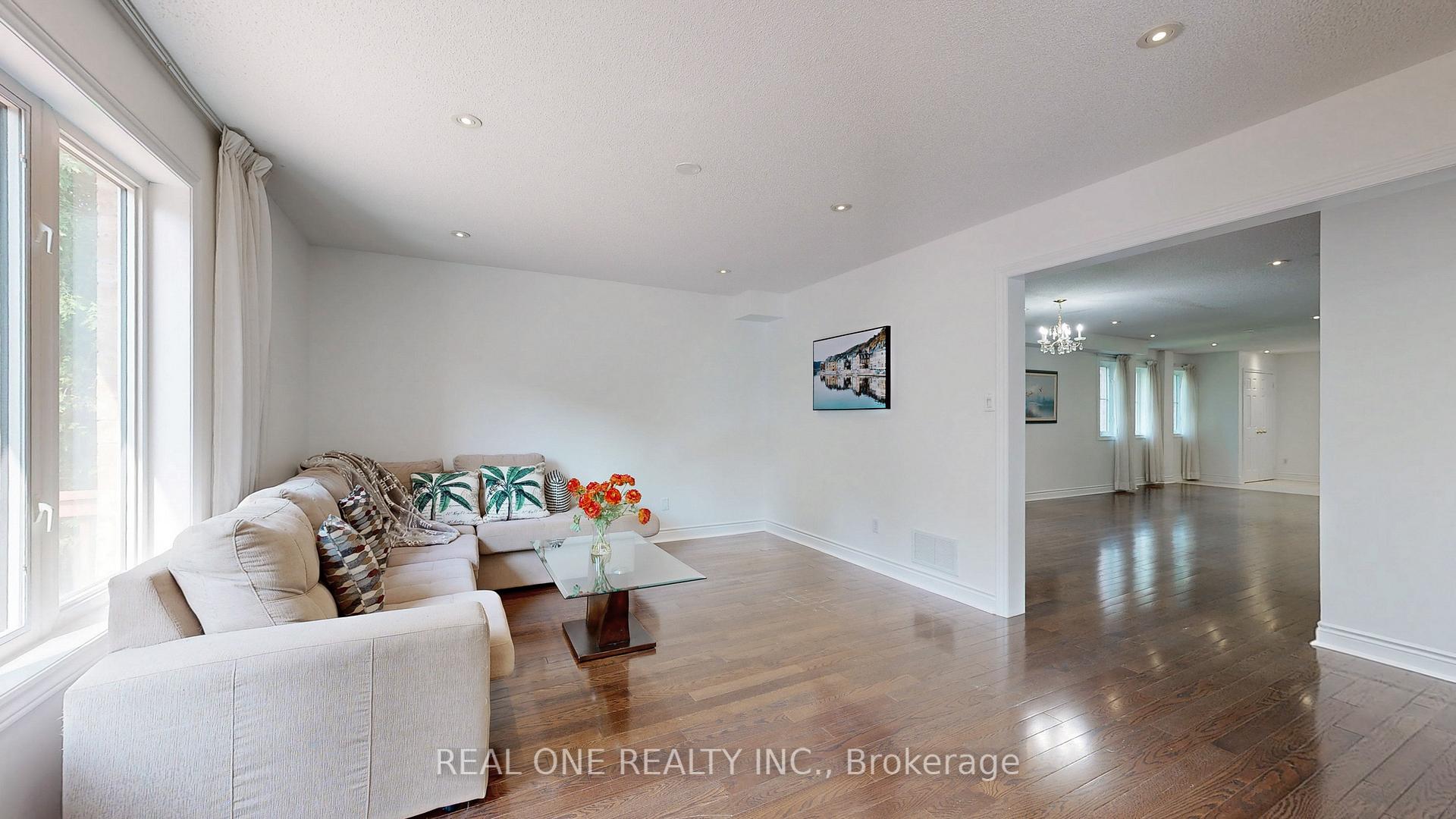Photo 9 of 191 Helen Avenue, Markham, Village Green-South Unionville — HOMEH