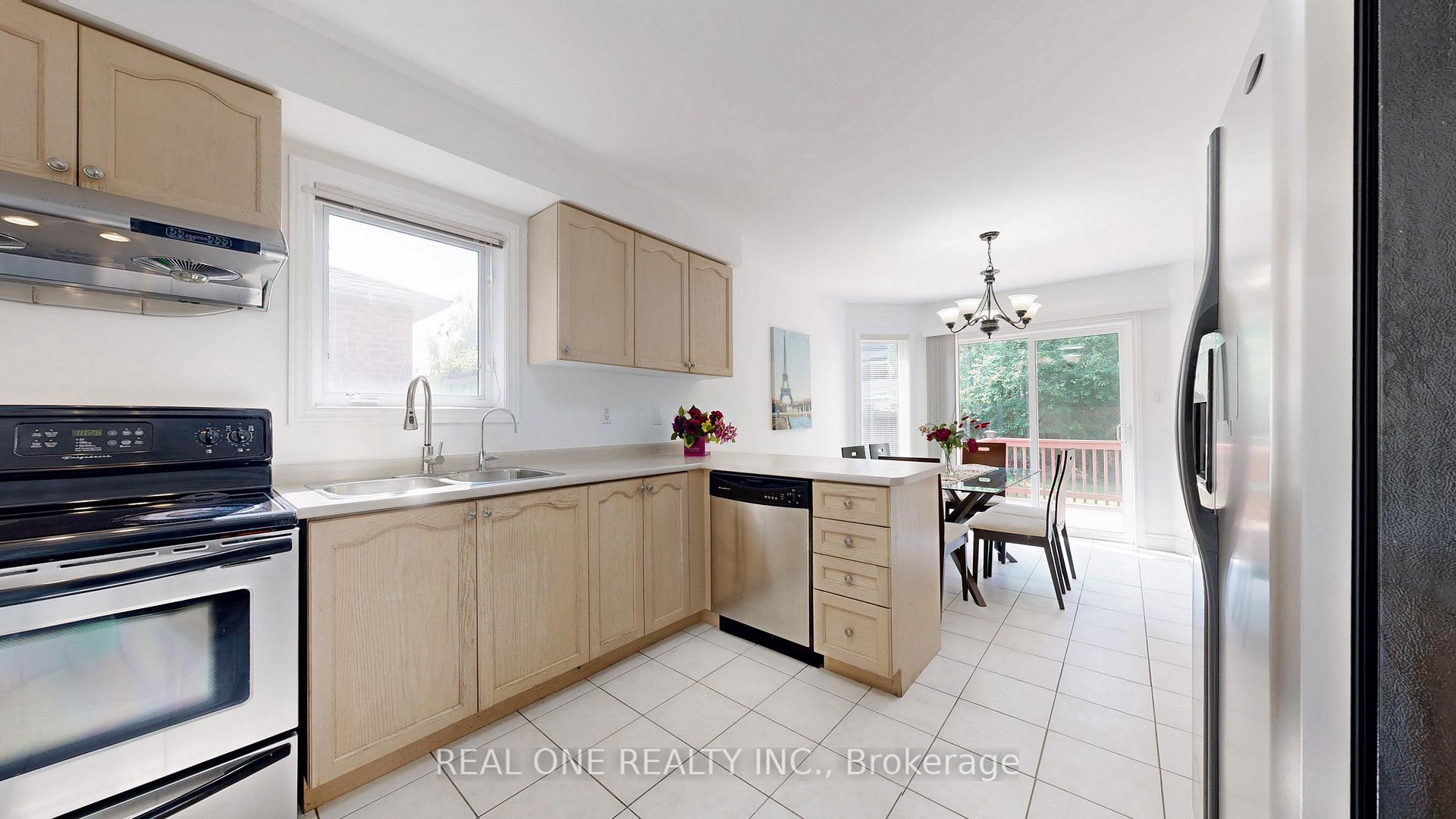 Photo 12 of 191 Helen Avenue, Markham, Village Green-South Unionville — HOMEH