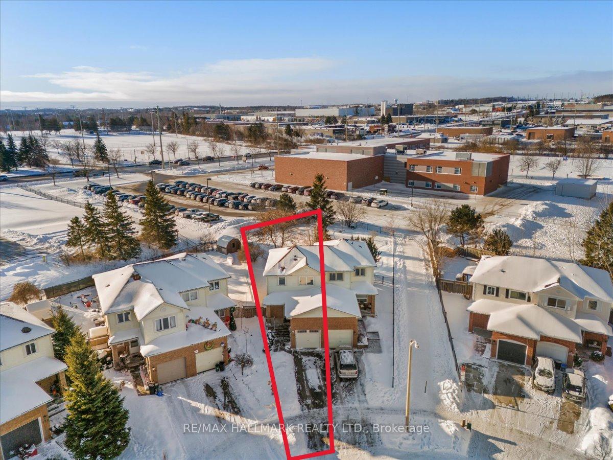 Photo 11 of 128 Pickett Crescent, Barrie, Painswick North — HOMEH