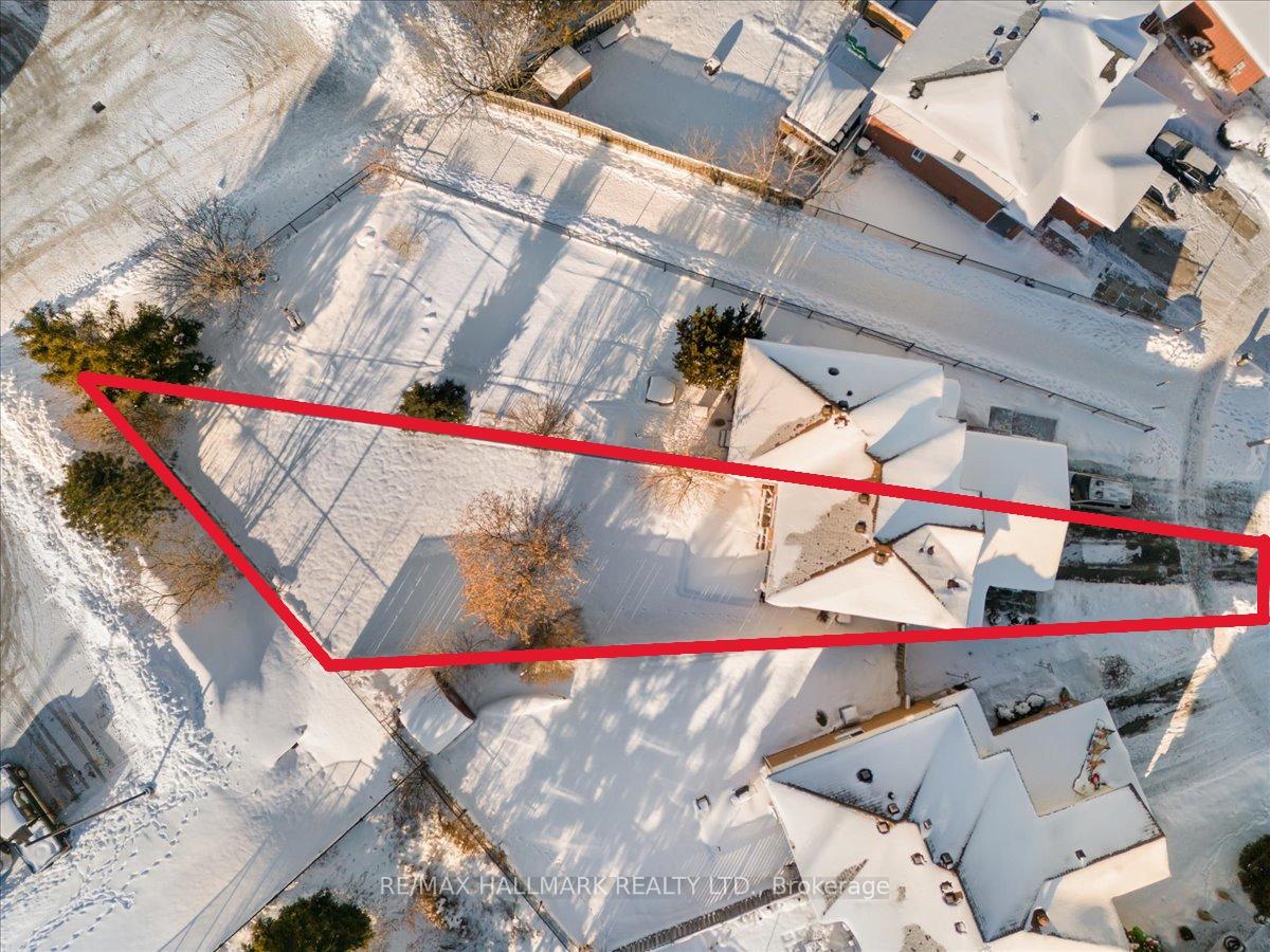 Photo 9 of 128 Pickett Crescent, Barrie, Painswick North — HOMEH