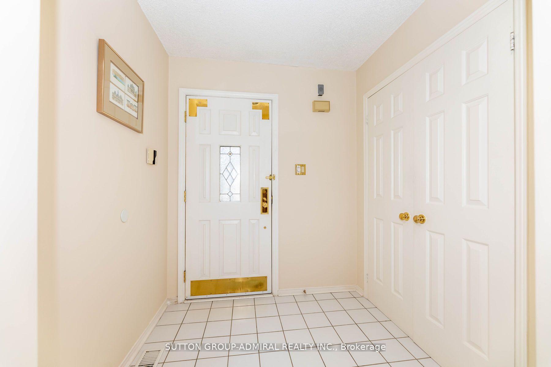 Photo 2 of 66 Congress Court, Markham, Aileen-Willowbrook — HOMEH