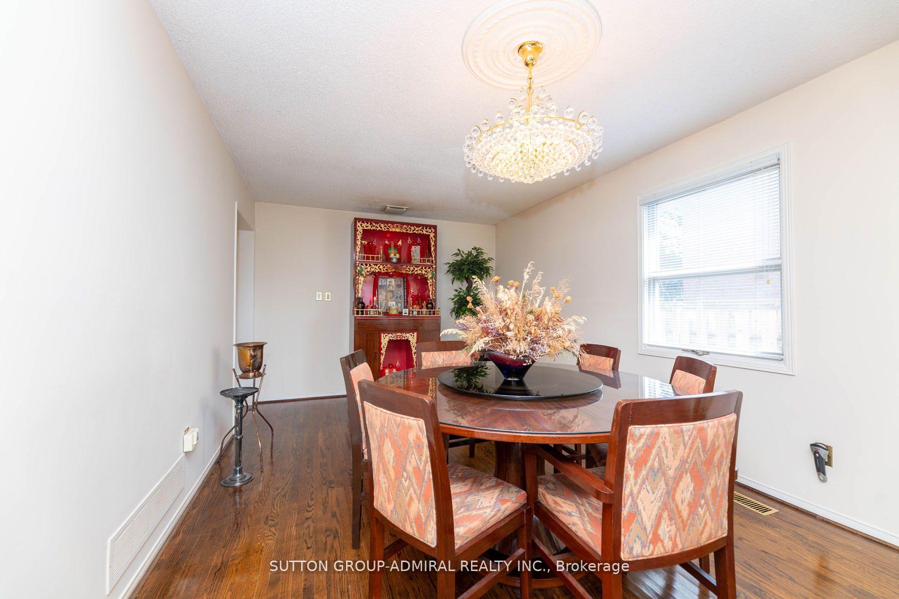 Photo 14 of 66 Congress Court, Markham, Aileen-Willowbrook — HOMEH