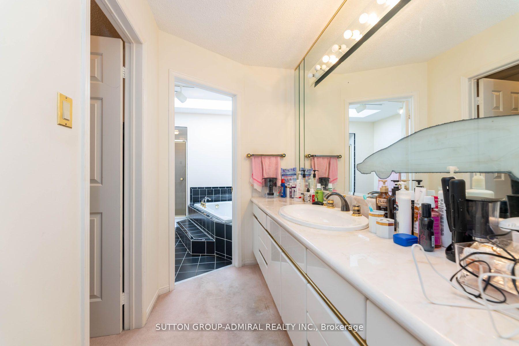 Photo 36 of 66 Congress Court, Markham, Aileen-Willowbrook — HOMEH