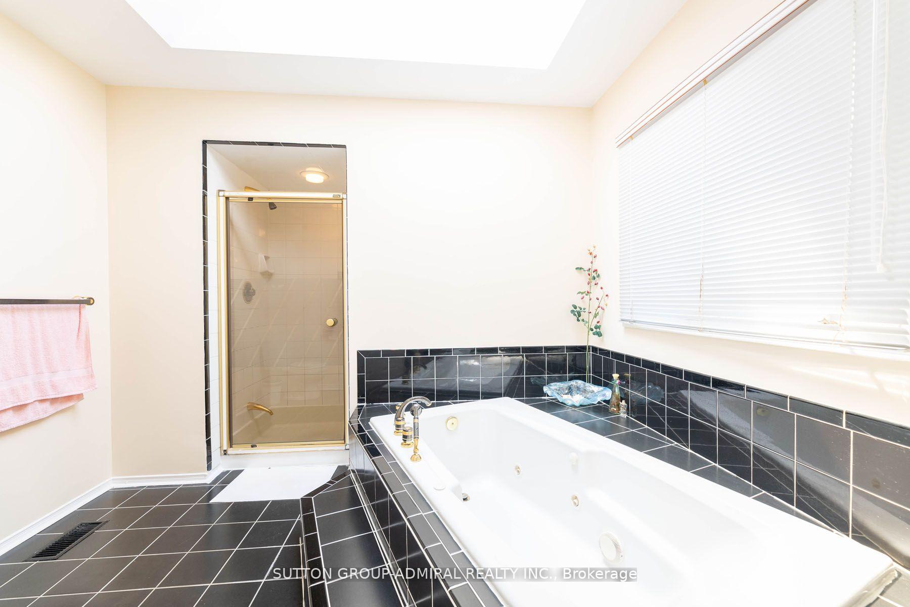 Photo 12 of 66 Congress Court, Markham, Aileen-Willowbrook — HOMEH