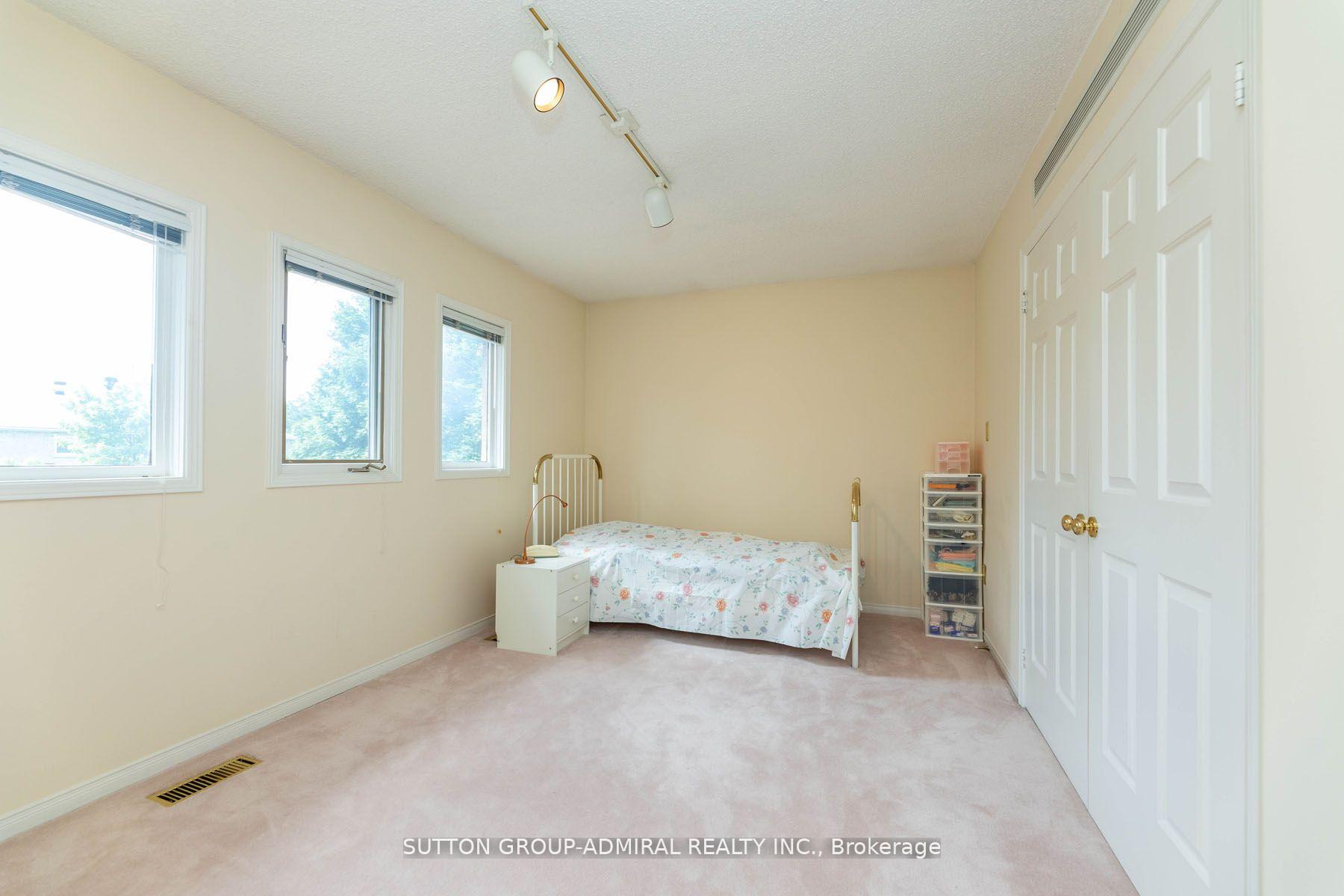 Photo 21 of 66 Congress Court, Markham, Aileen-Willowbrook — HOMEH