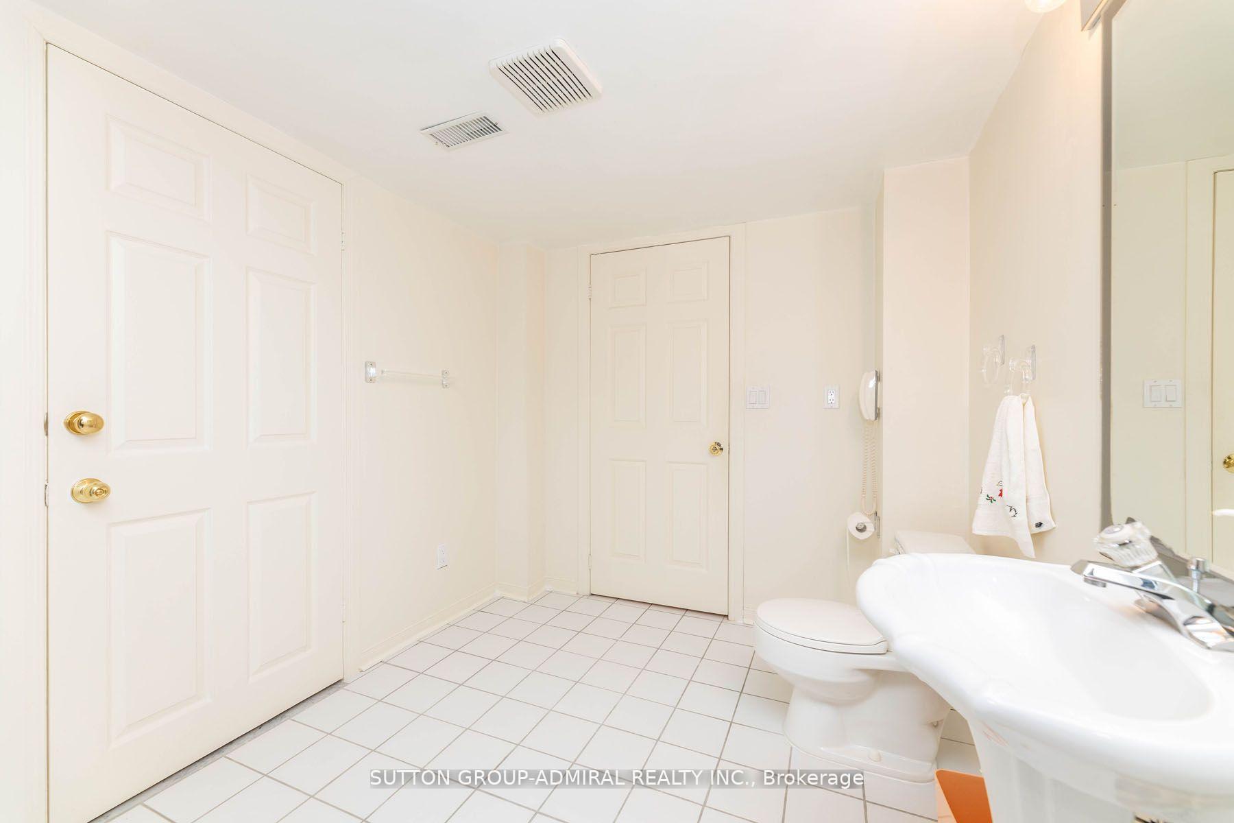 Photo 19 of 66 Congress Court, Markham, Aileen-Willowbrook — HOMEH