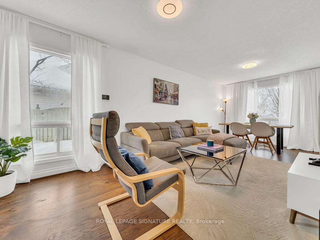 Photo 11 of 34 Windflower Drive, Kitchener — HOMEH