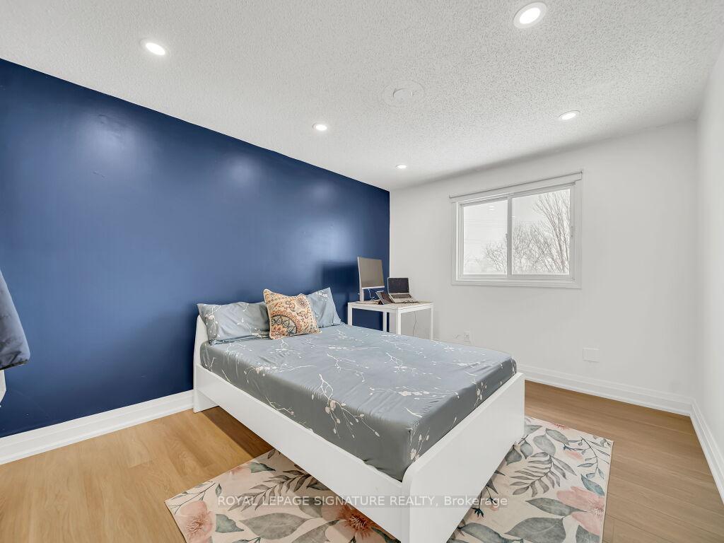 Photo 18 of 34 Windflower Drive, Kitchener — HOMEH
