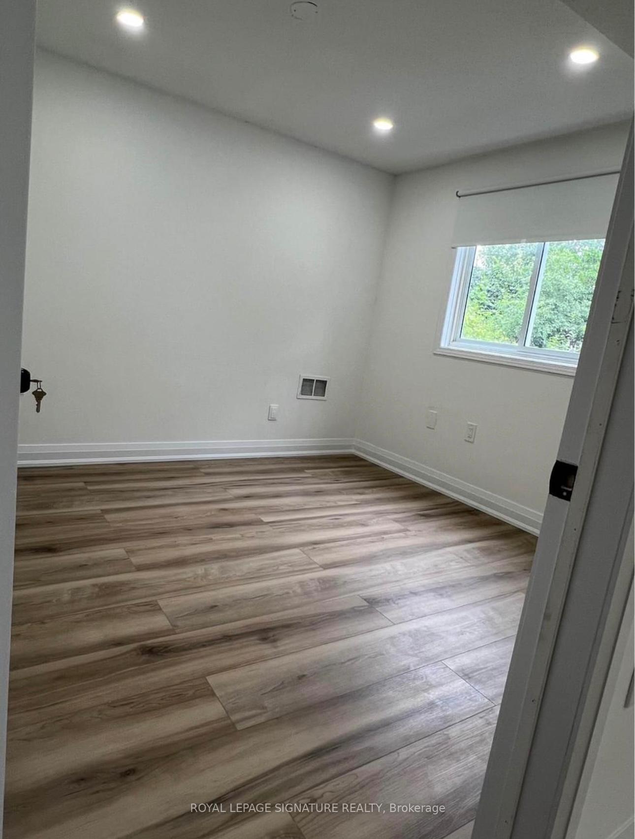 Photo 33 of 34 Windflower Drive, Kitchener — HOMEH