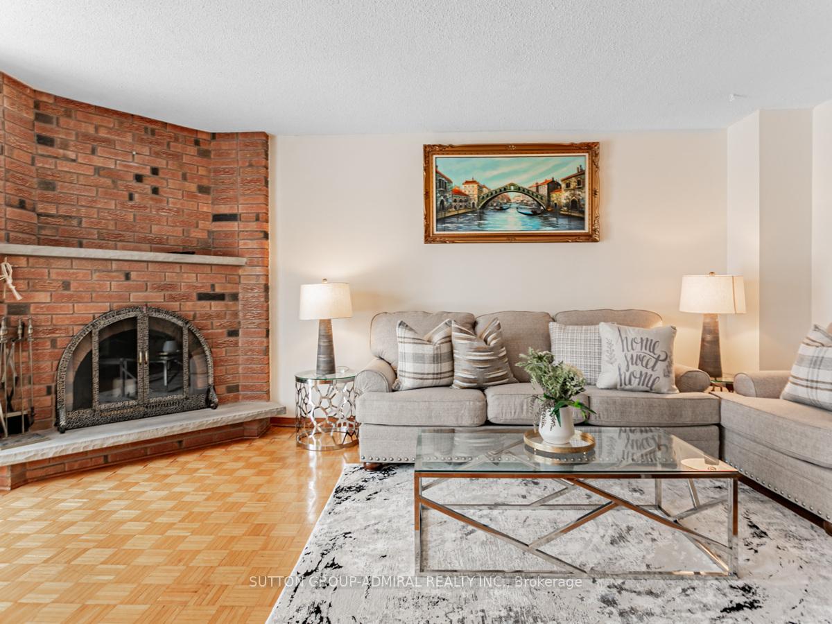 Photo 13 of 70 Oakmount Crescent, Vaughan, Glen Shields — HOMEH