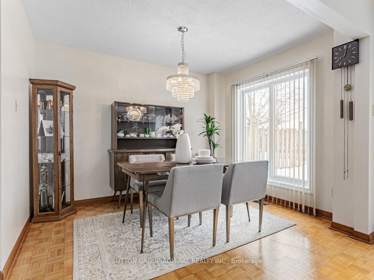 Photo 12 of 70 Oakmount Crescent, Vaughan, Glen Shields — HOMEH