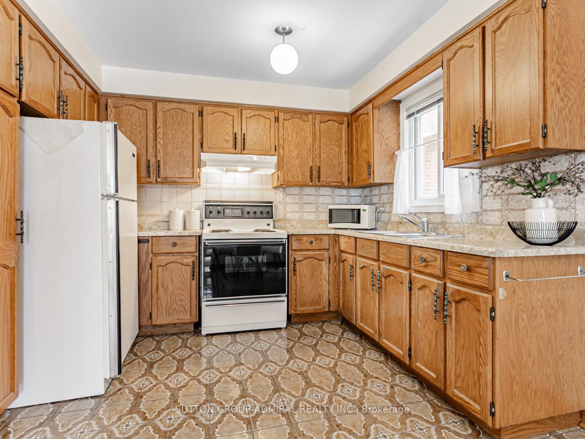 Photo 20 of 70 Oakmount Crescent, Vaughan, Glen Shields — HOMEH