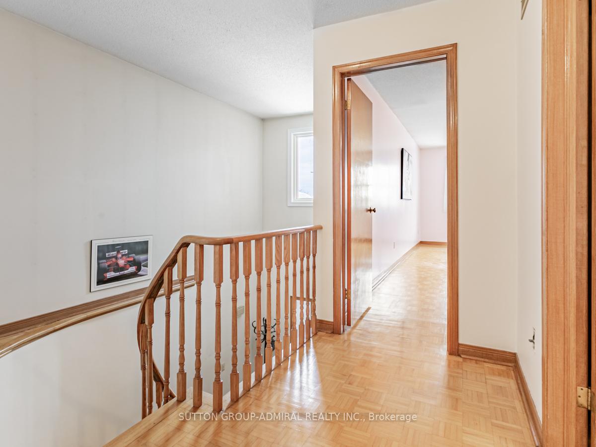 Photo 22 of 70 Oakmount Crescent, Vaughan, Glen Shields — HOMEH