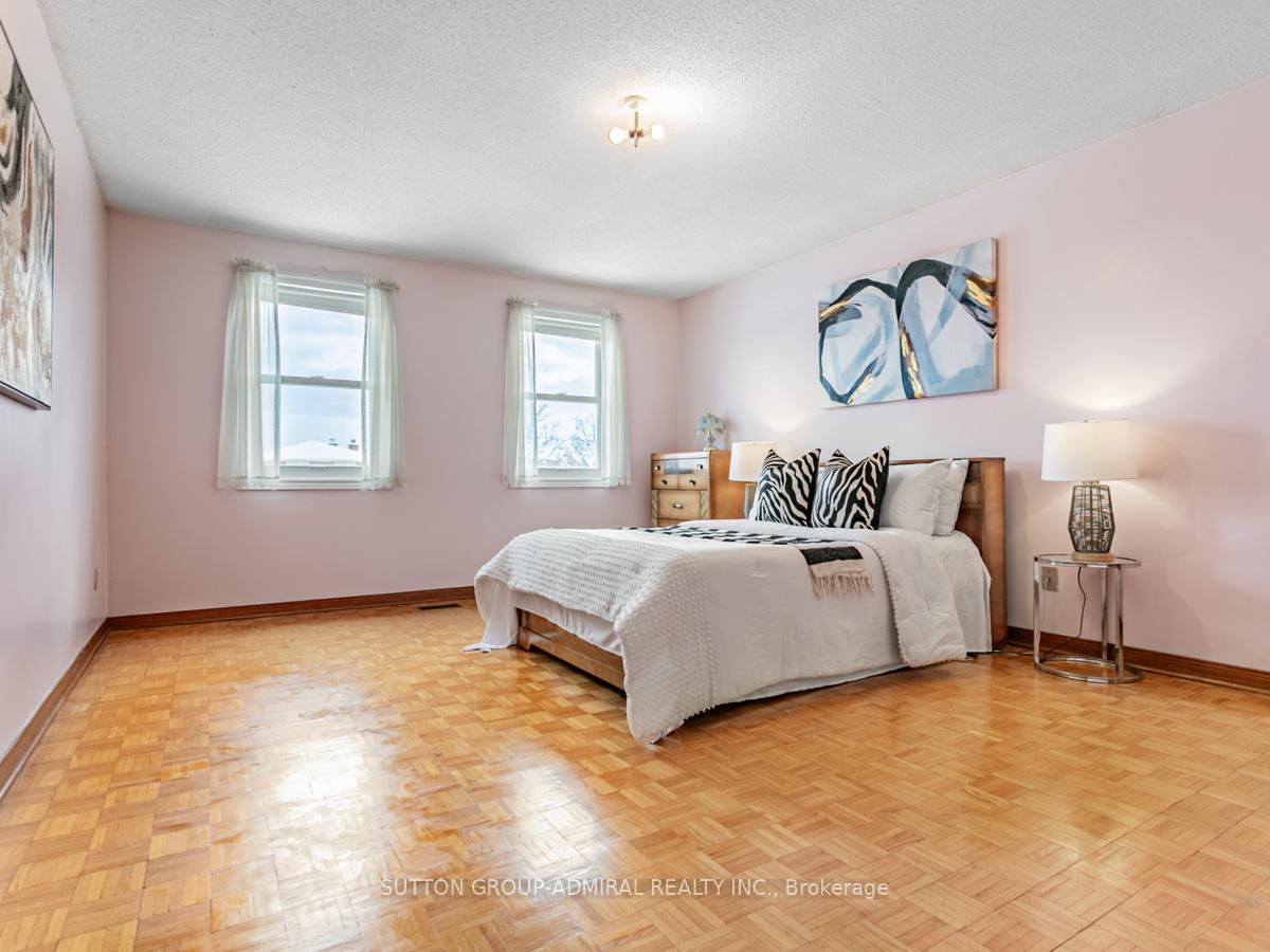 Photo 17 of 70 Oakmount Crescent, Vaughan, Glen Shields — HOMEH