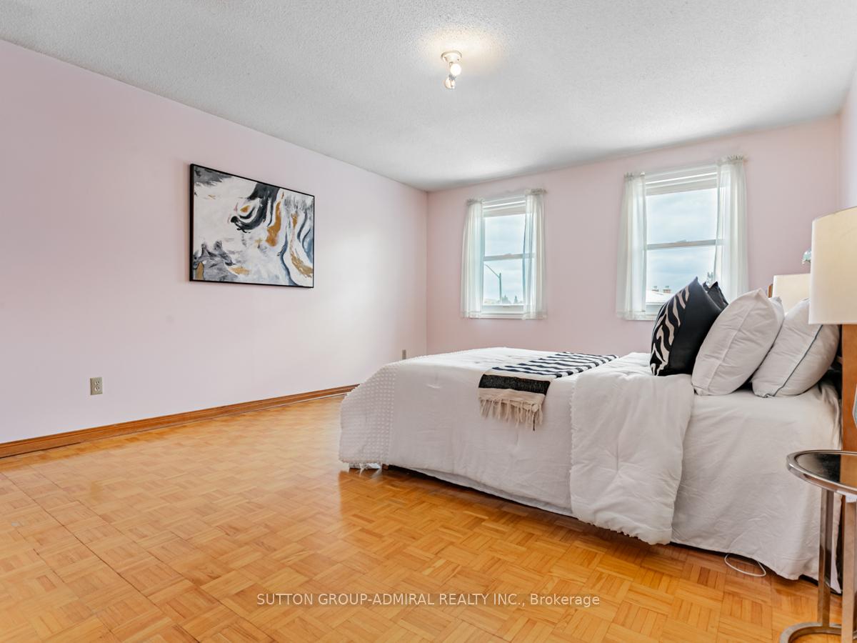 Photo 19 of 70 Oakmount Crescent, Vaughan, Glen Shields — HOMEH