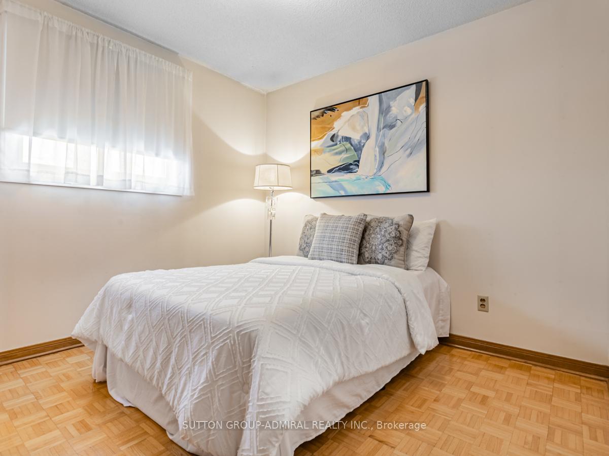 Photo 26 of 70 Oakmount Crescent, Vaughan, Glen Shields — HOMEH