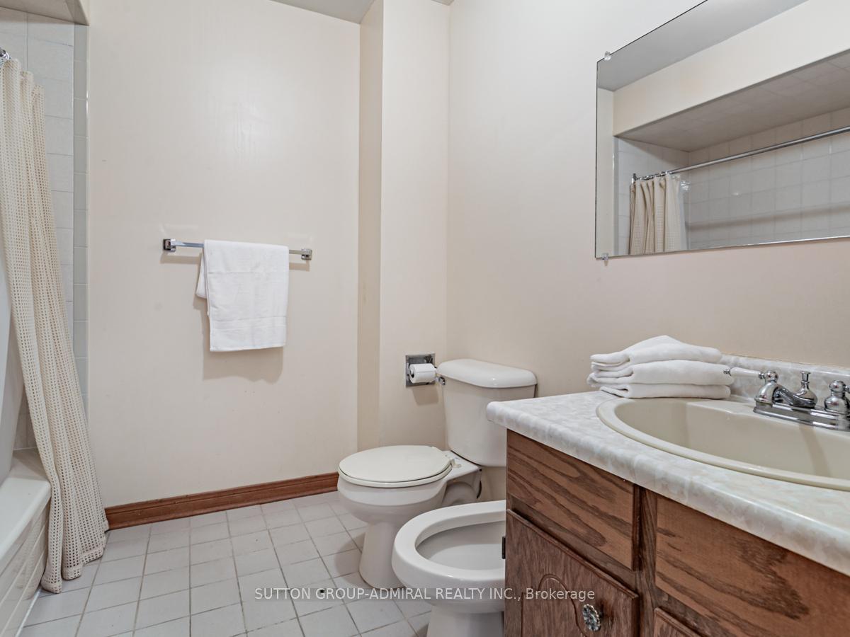 Photo 29 of 70 Oakmount Crescent, Vaughan, Glen Shields — HOMEH