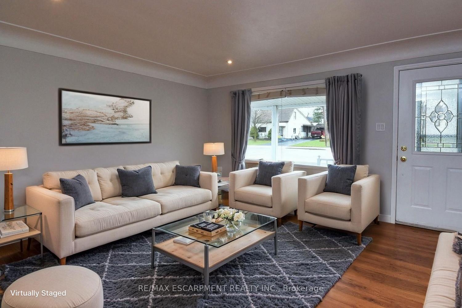 Photo 2 of 666 Cochrane Road, Hamilton, Glenview — HOMEH