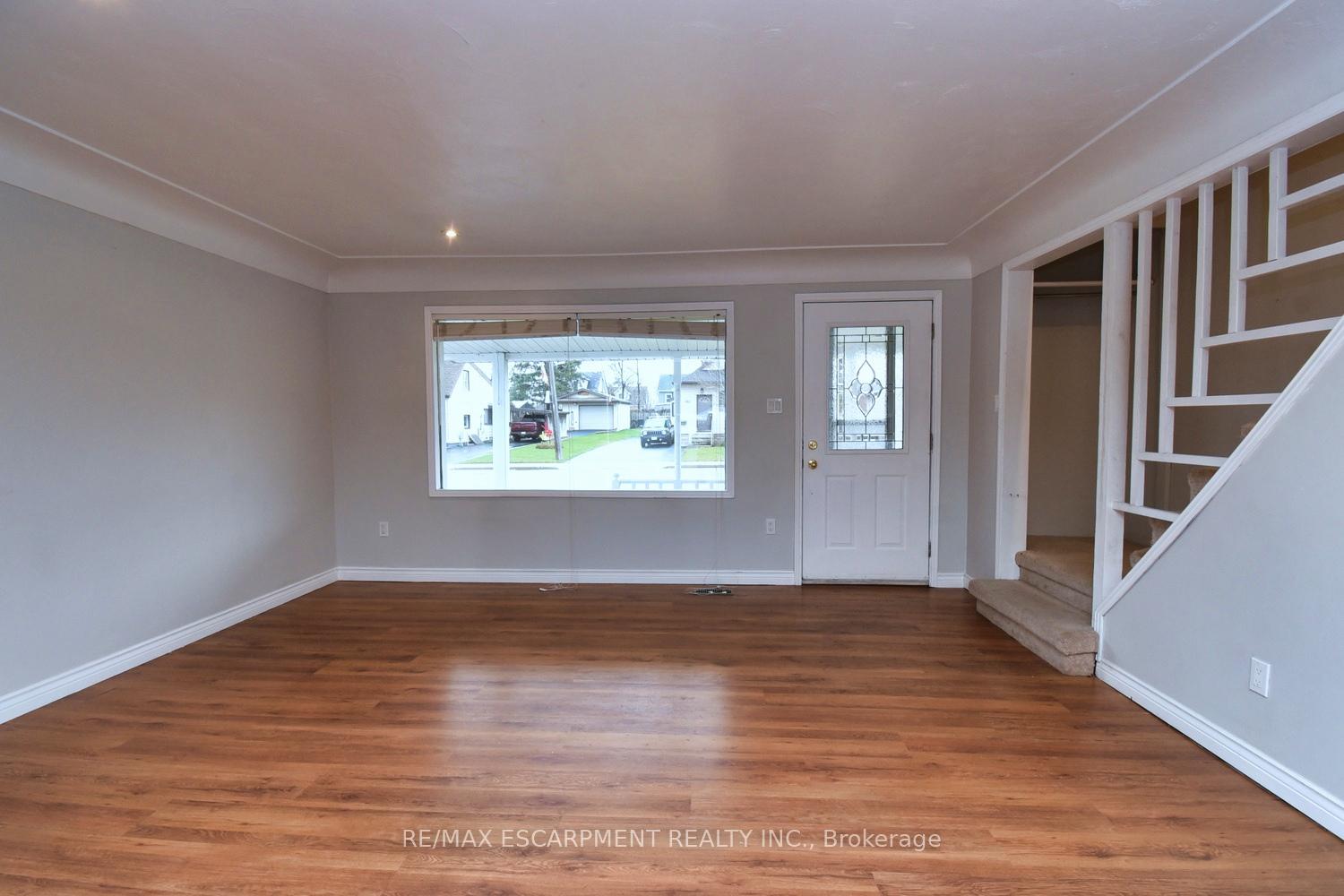 Photo 8 of 666 Cochrane Road, Hamilton, Glenview — HOMEH