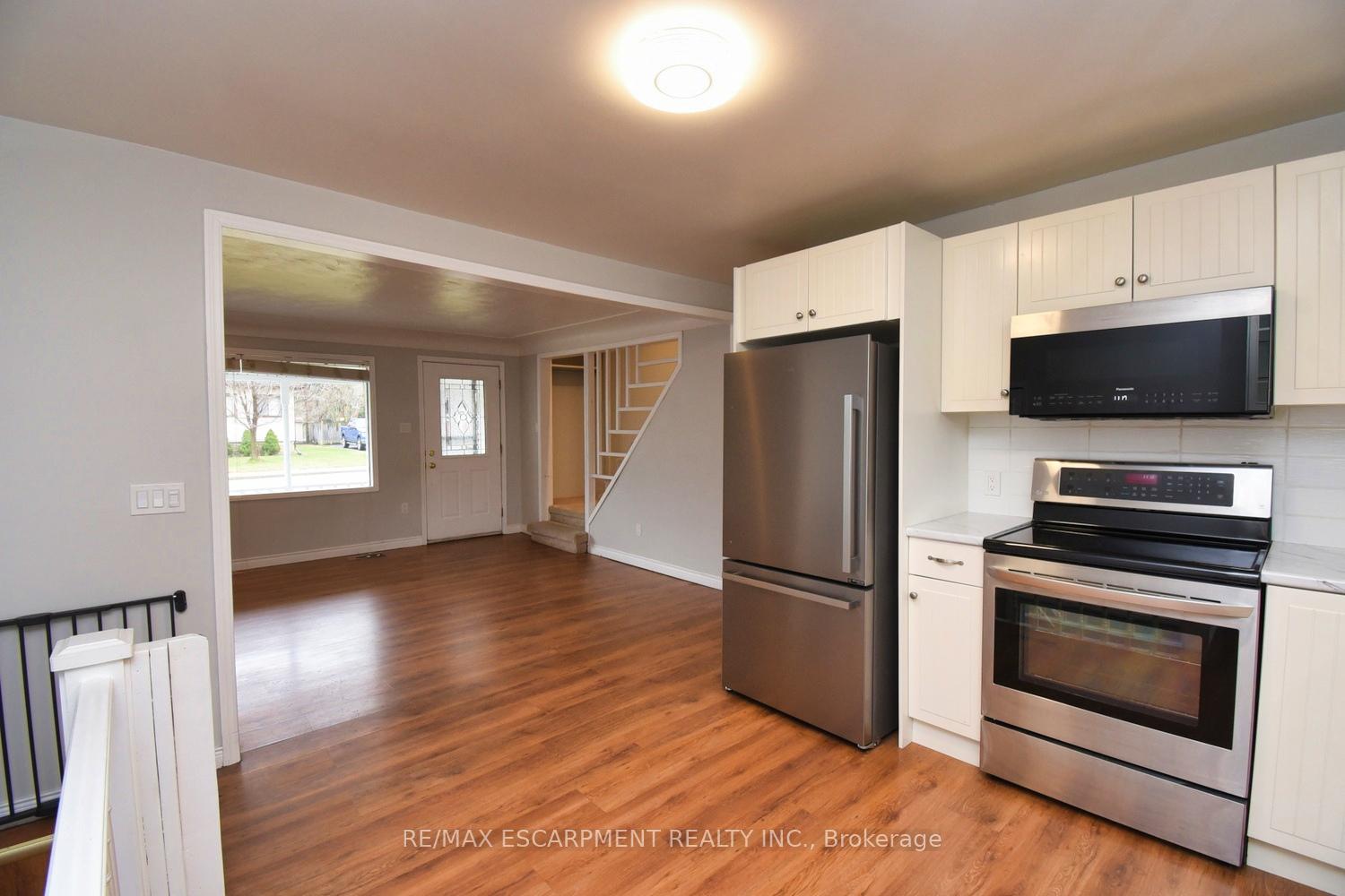 Photo 7 of 666 Cochrane Road, Hamilton, Glenview — HOMEH