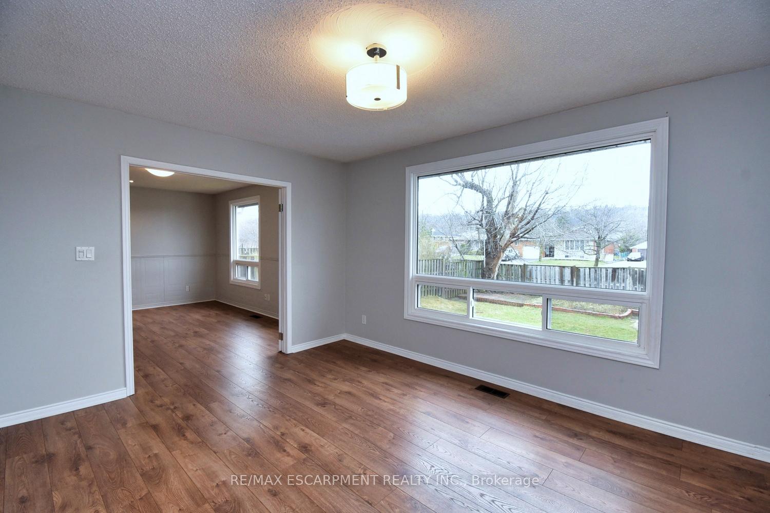 Photo 21 of 666 Cochrane Road, Hamilton, Glenview — HOMEH