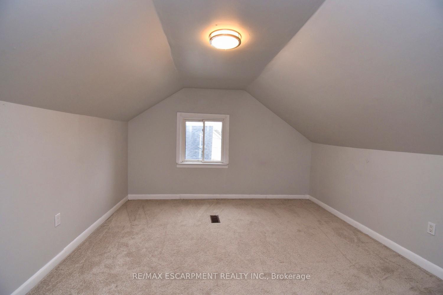 Photo 25 of 666 Cochrane Road, Hamilton, Glenview — HOMEH