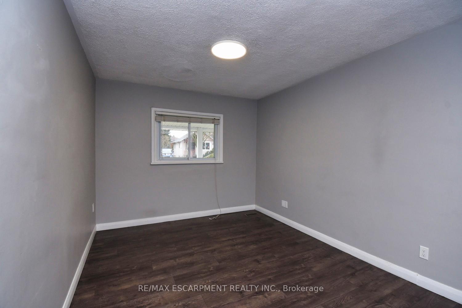 Photo 22 of 666 Cochrane Road, Hamilton, Glenview — HOMEH