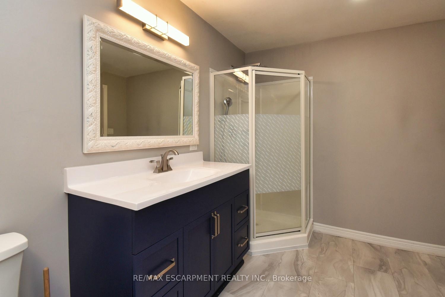 Photo 37 of 666 Cochrane Road, Hamilton, Glenview — HOMEH