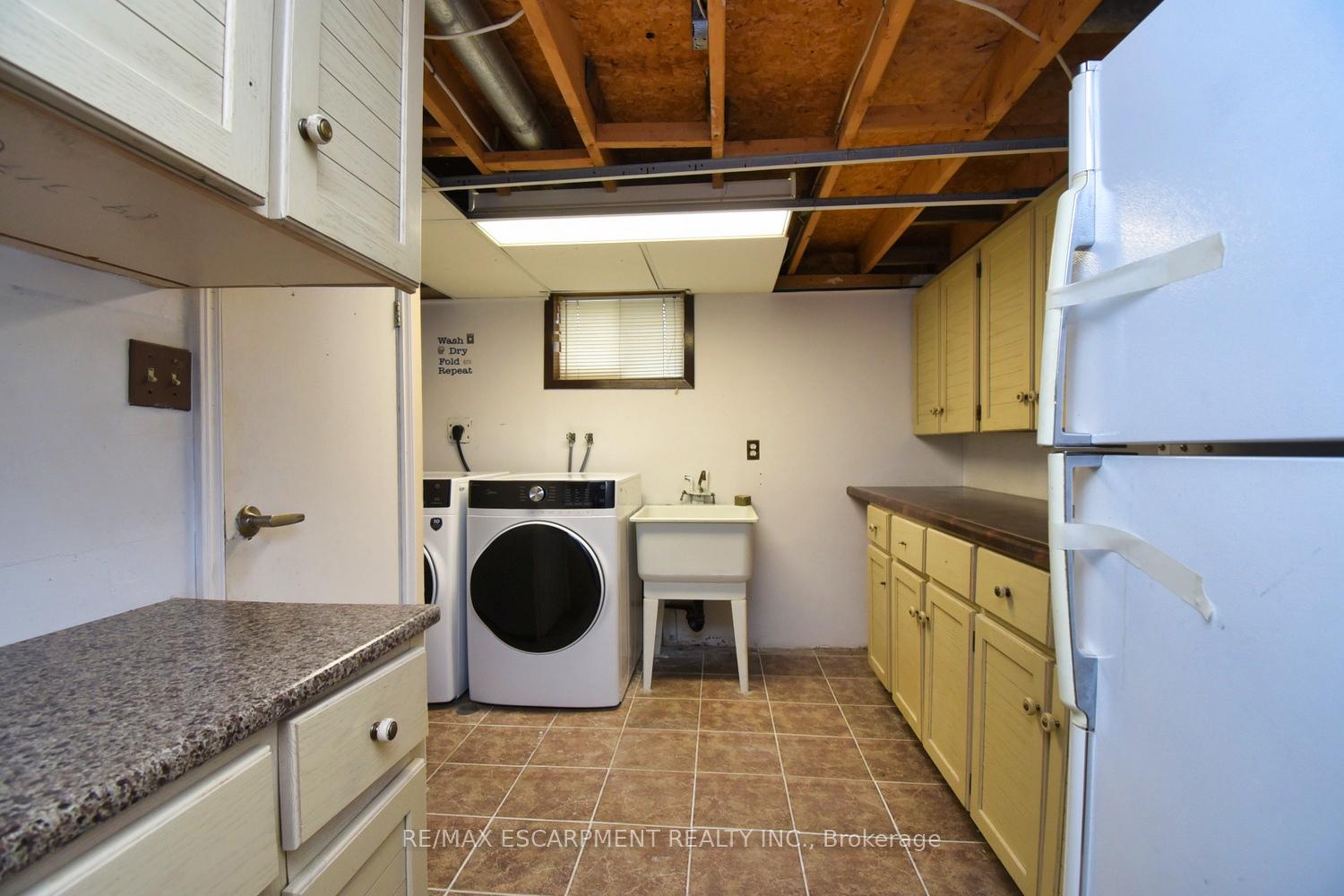 Photo 35 of 666 Cochrane Road, Hamilton, Glenview — HOMEH