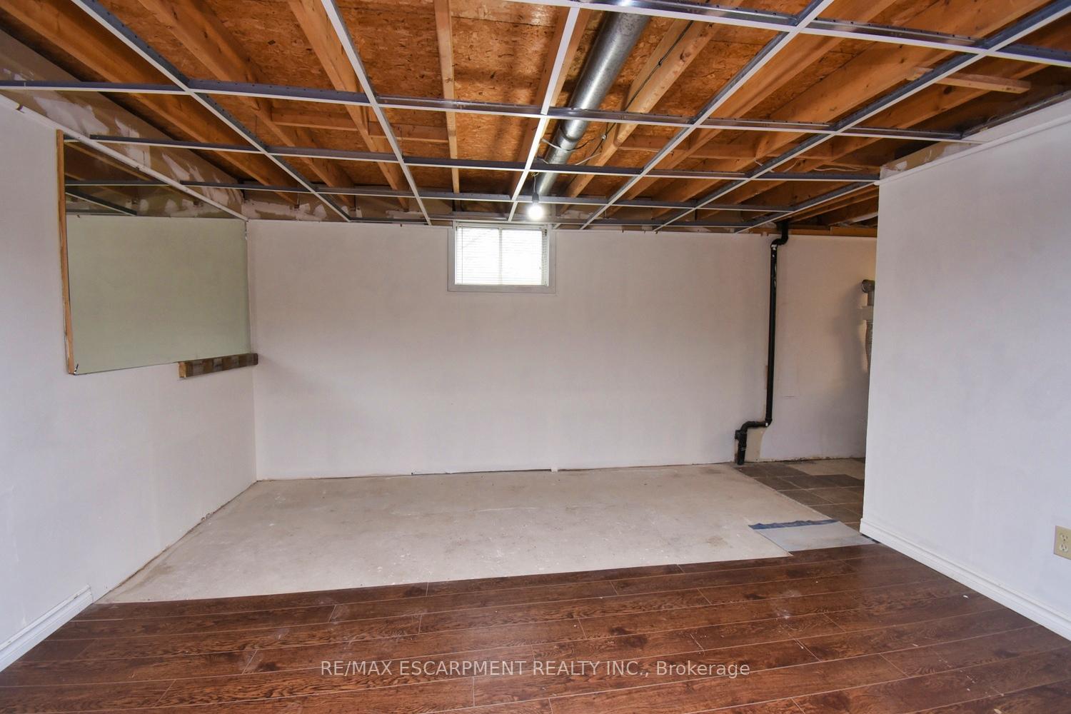 Photo 39 of 666 Cochrane Road, Hamilton, Glenview — HOMEH