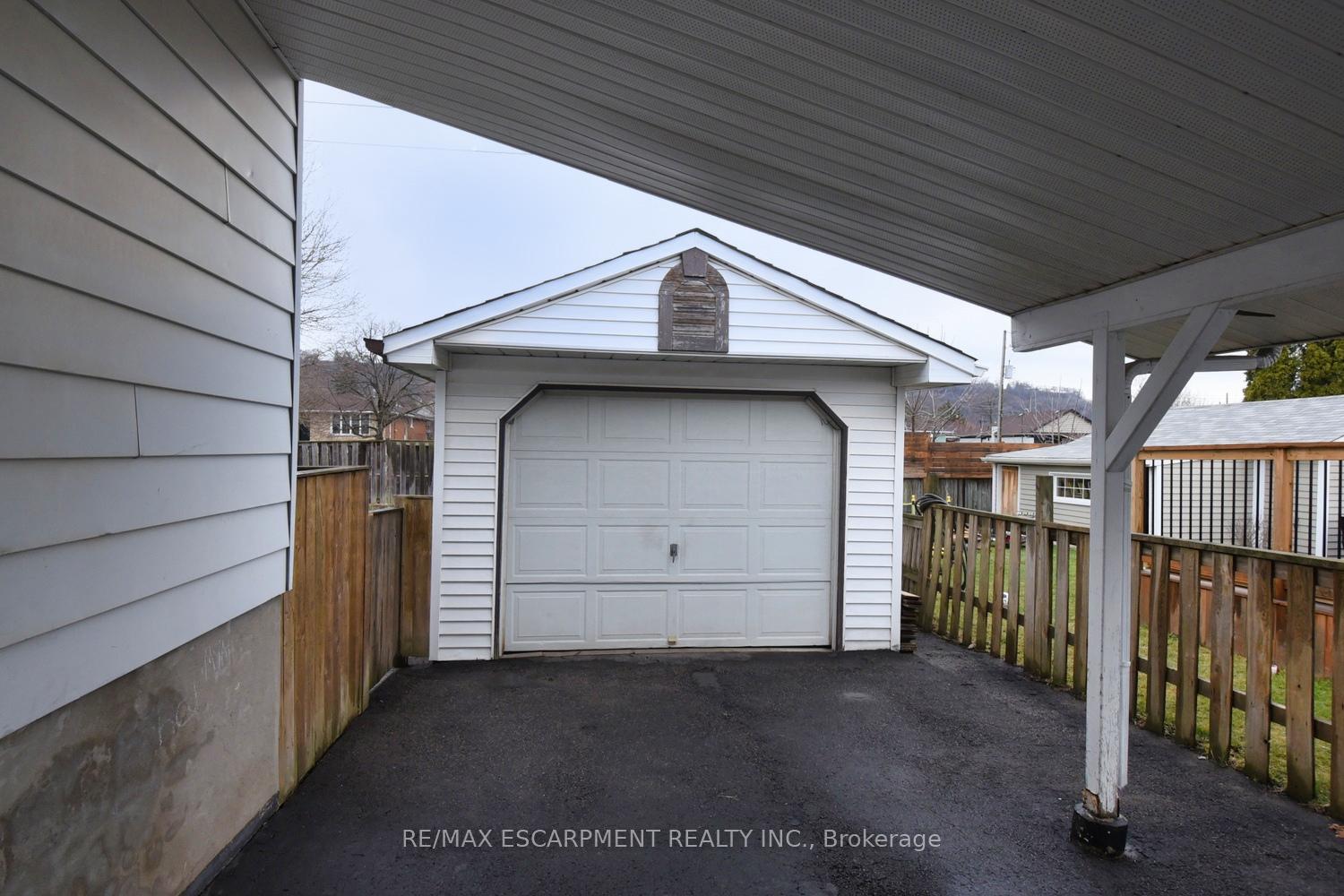 Photo 43 of 666 Cochrane Road, Hamilton, Glenview — HOMEH