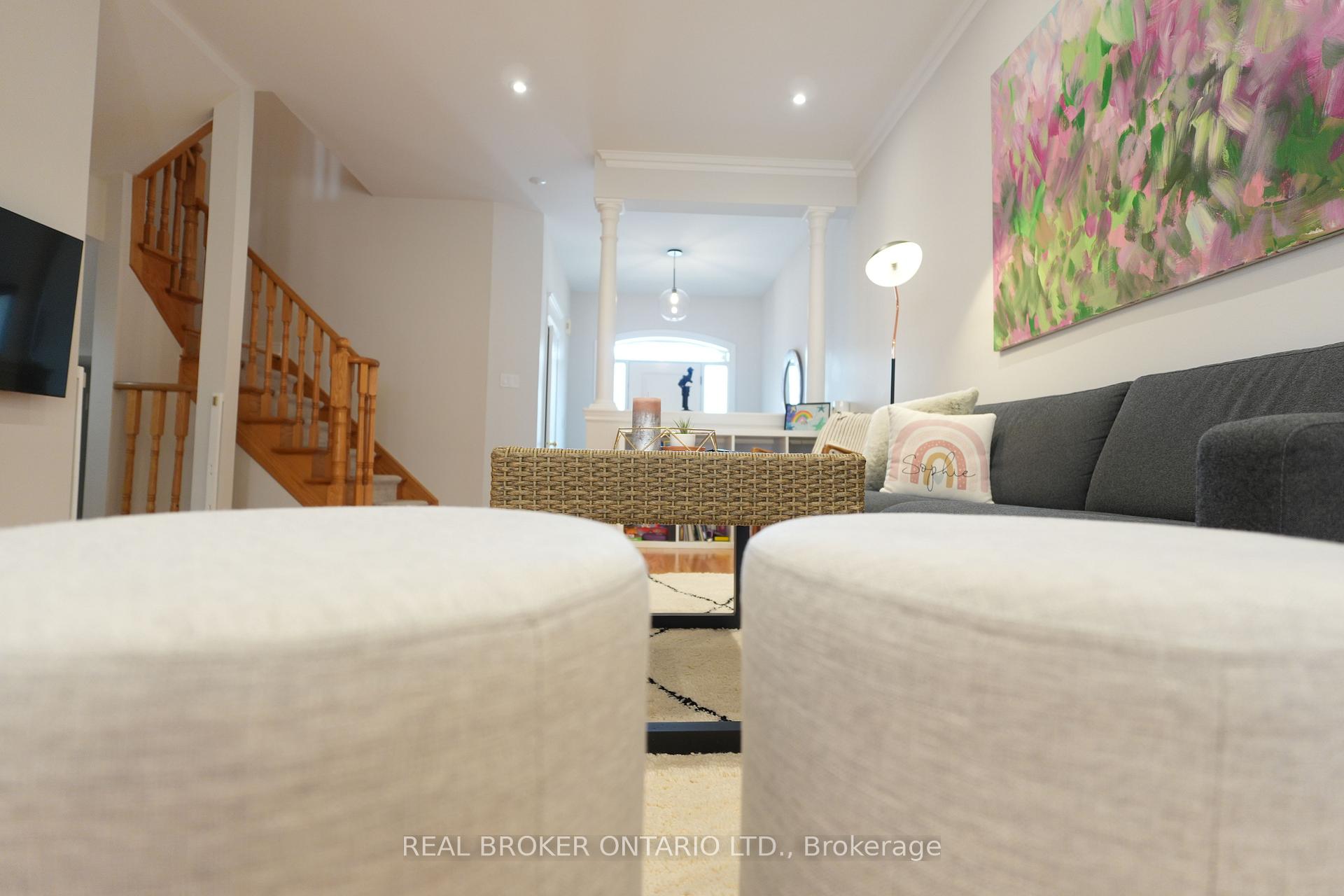 Photo 6 of 7 Kingsbridge Circle, Vaughan, Beverley Glen — HOMEH