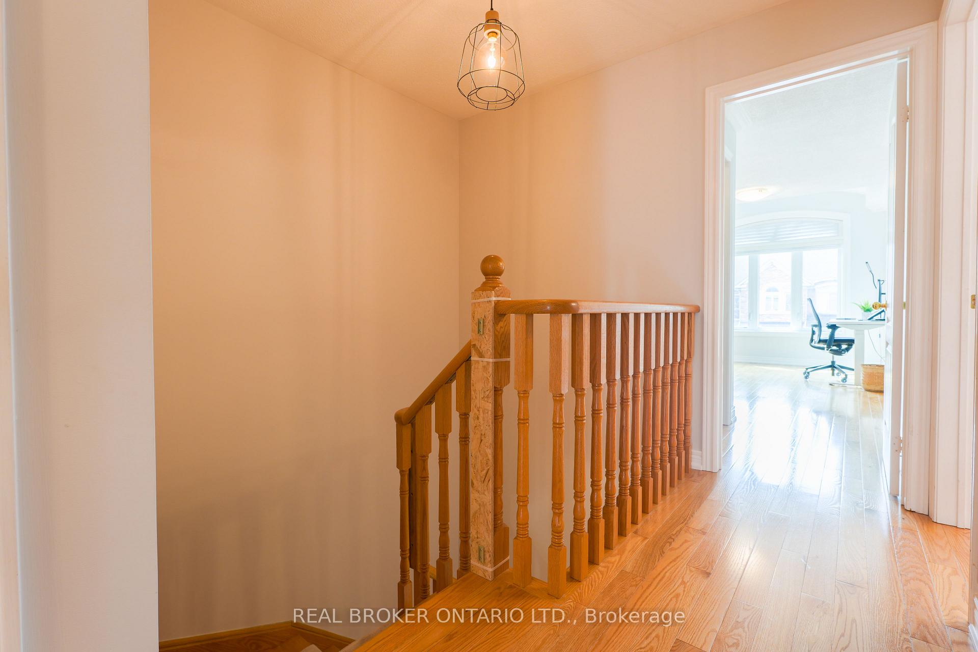 Photo 17 of 7 Kingsbridge Circle, Vaughan, Beverley Glen — HOMEH