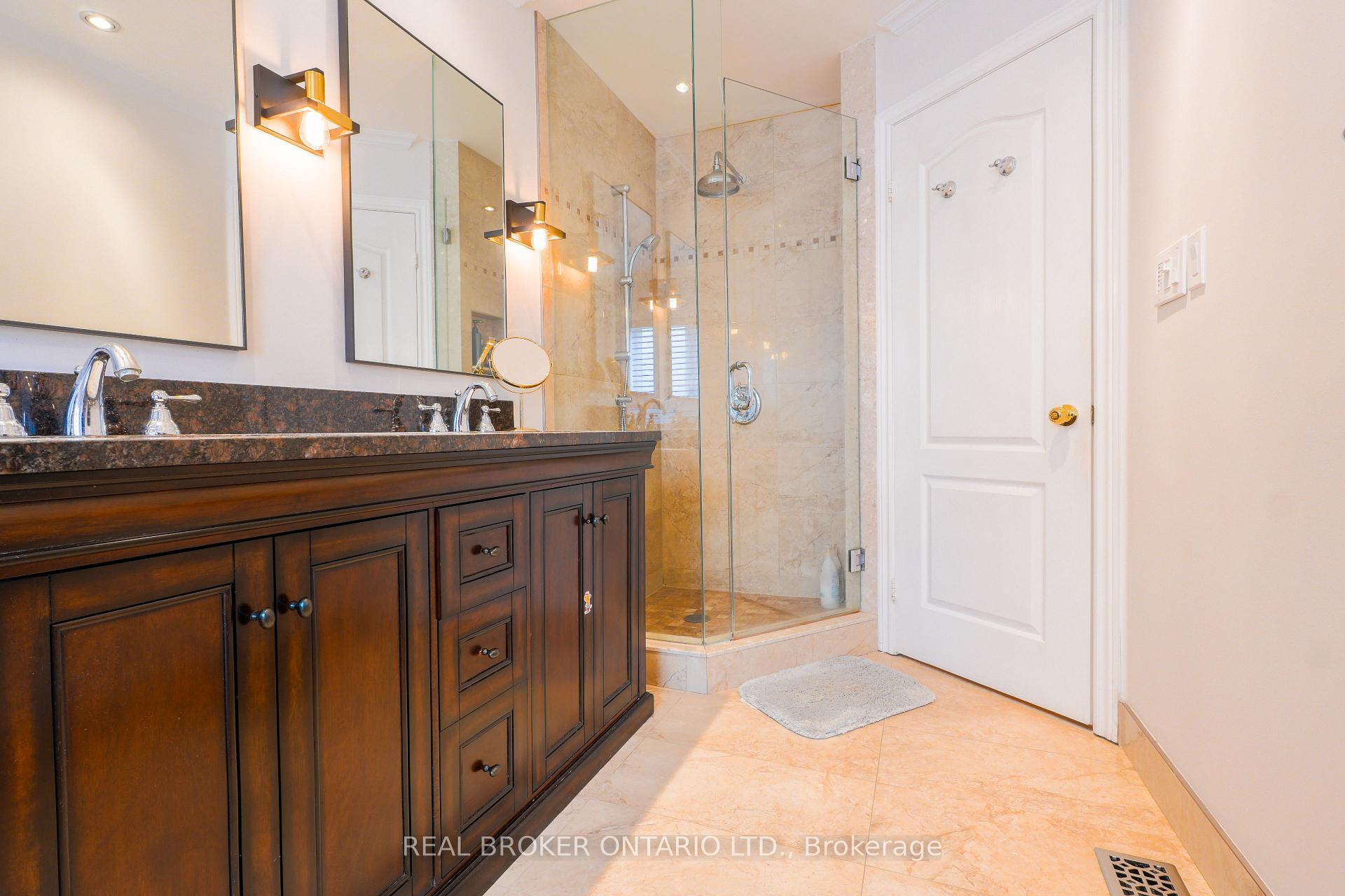 Photo 22 of 7 Kingsbridge Circle, Vaughan, Beverley Glen — HOMEH
