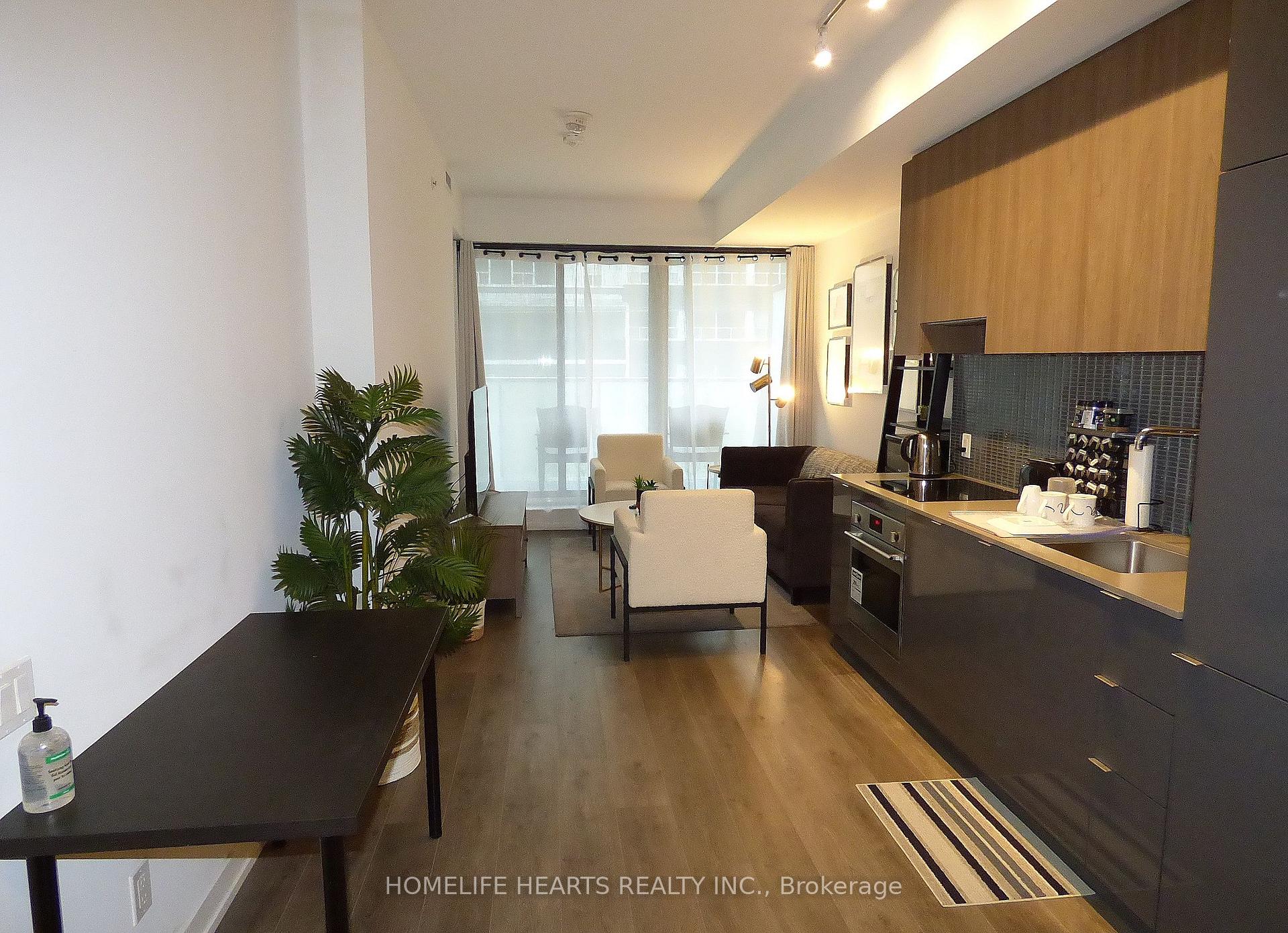 Photo 4 of Unit 205, 161 Roehampton Avenue, Toronto, Mount Pleasant West — HOMEH